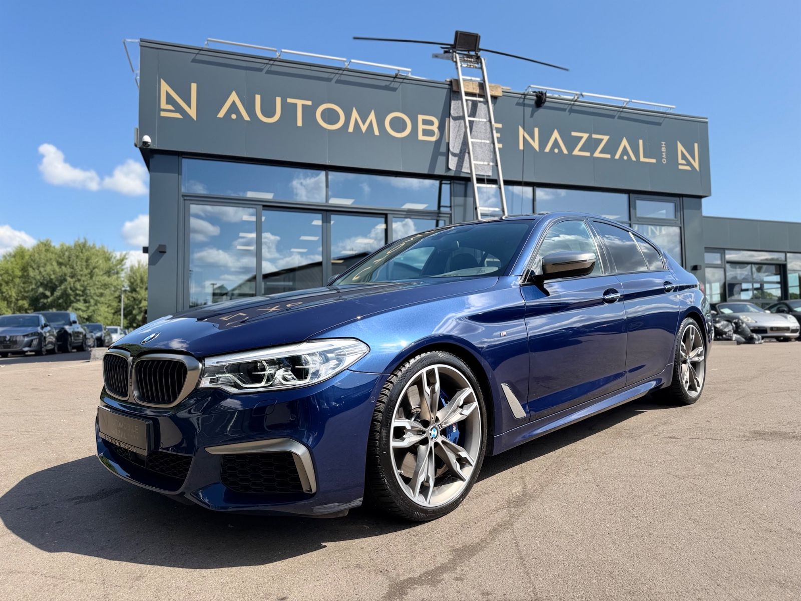 BMW M550i xDRIVE*LIM*2.HD*LED*KAMERA*SHZ*COC*TOP*