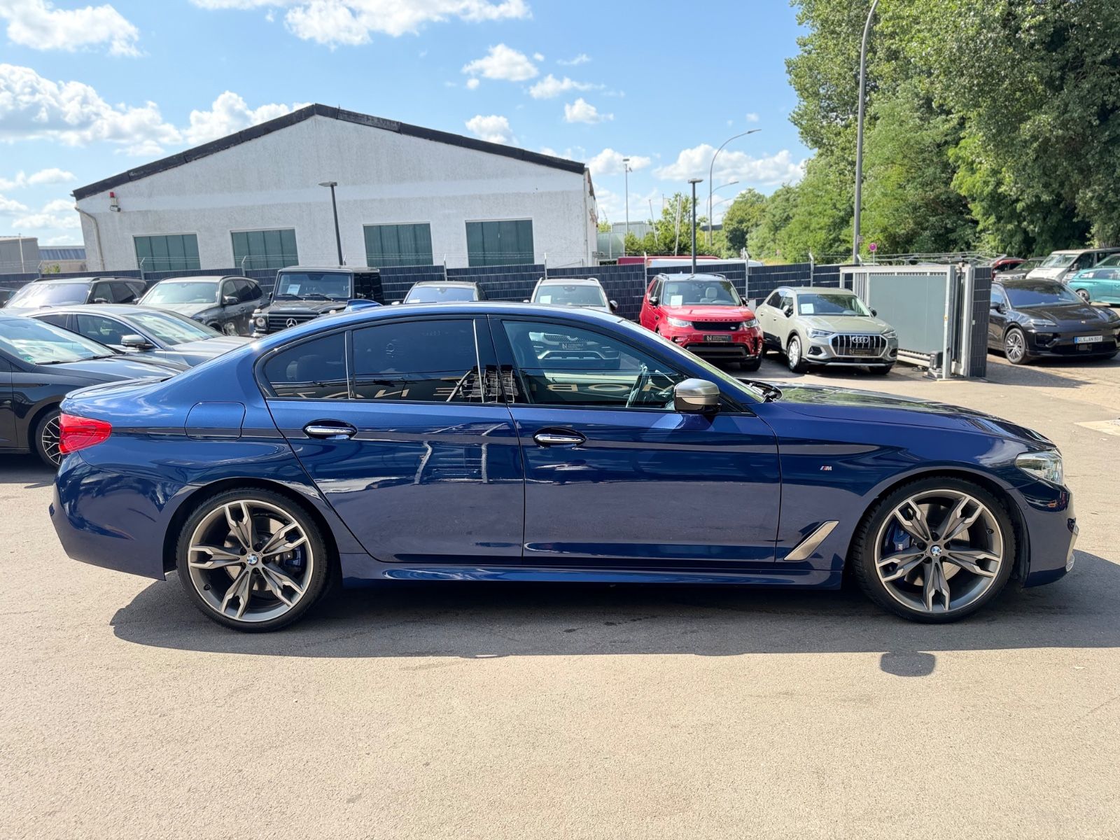 Fahrzeugabbildung BMW M550i xDRIVE*LIM*2.HD*LED*KAMERA*SHZ*COC*TOP*