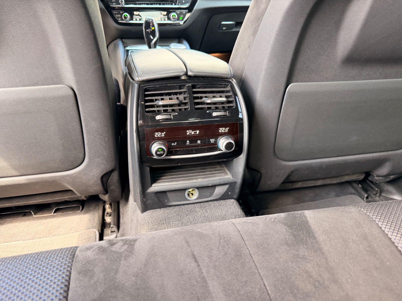 Fahrzeugabbildung BMW M550i xDRIVE*LIM*2.HD*LED*KAMERA*SHZ*COC*TOP*
