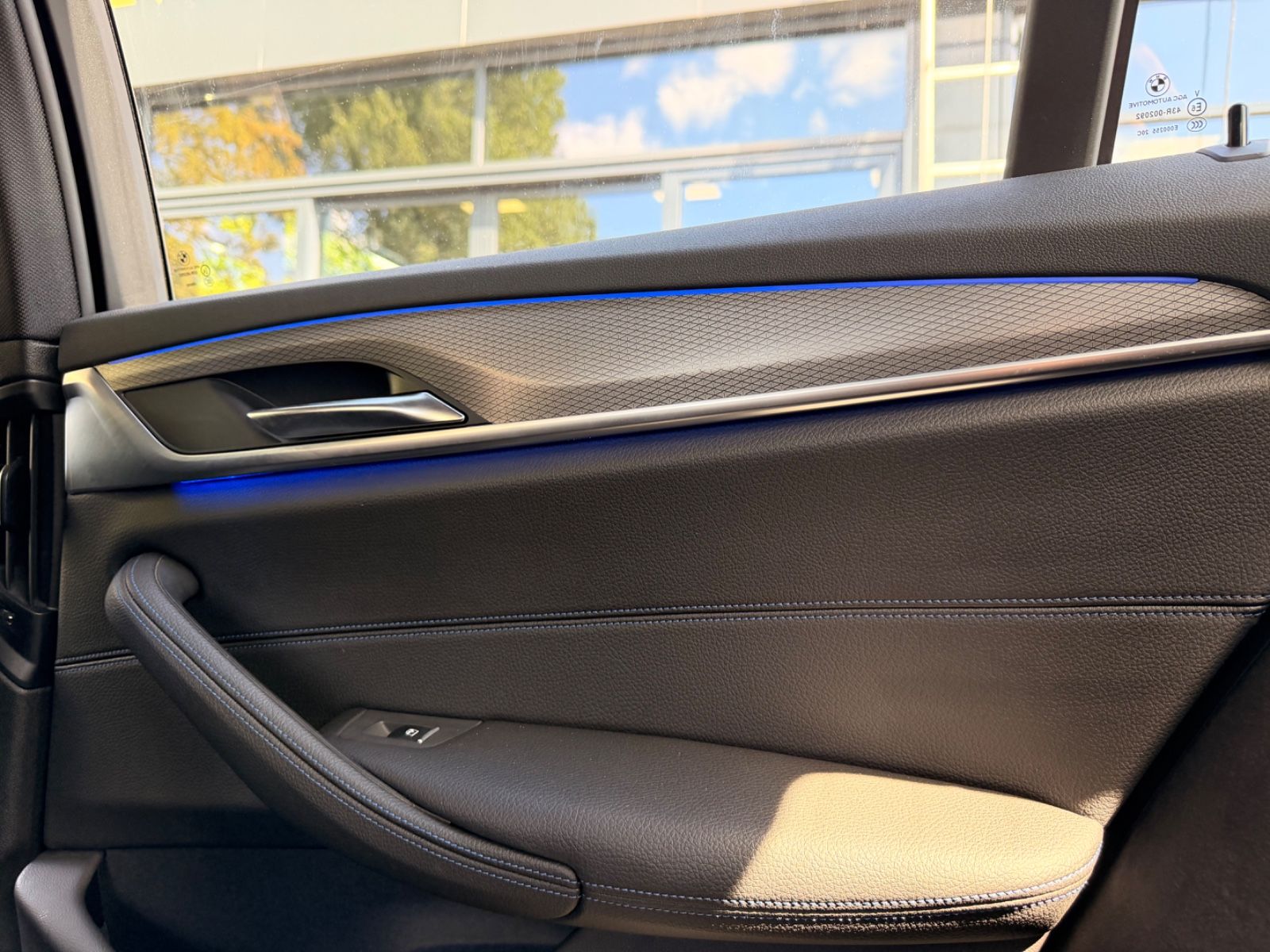 Fahrzeugabbildung BMW M550i xDRIVE*LIM*2.HD*LED*KAMERA*SHZ*COC*TOP*