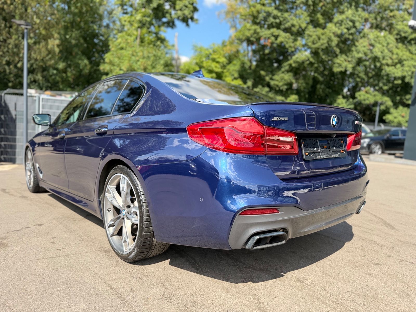 Fahrzeugabbildung BMW M550i xDRIVE*LIM*2.HD*LED*KAMERA*SHZ*COC*TOP*