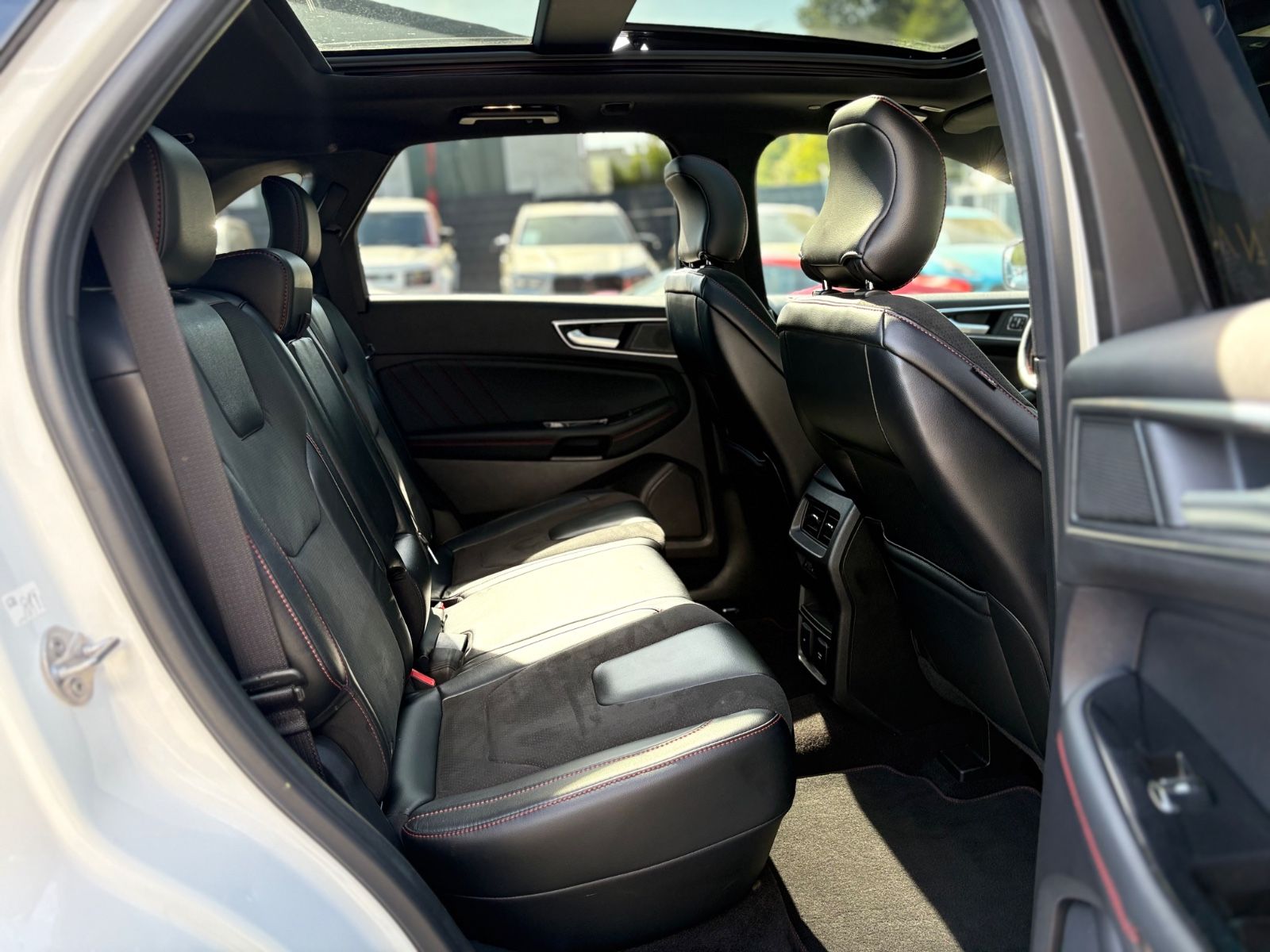 Fahrzeugabbildung Ford EDGE ST-LINE 4x4*LEDER*LED*NAVI*KAMERA*SHZ*