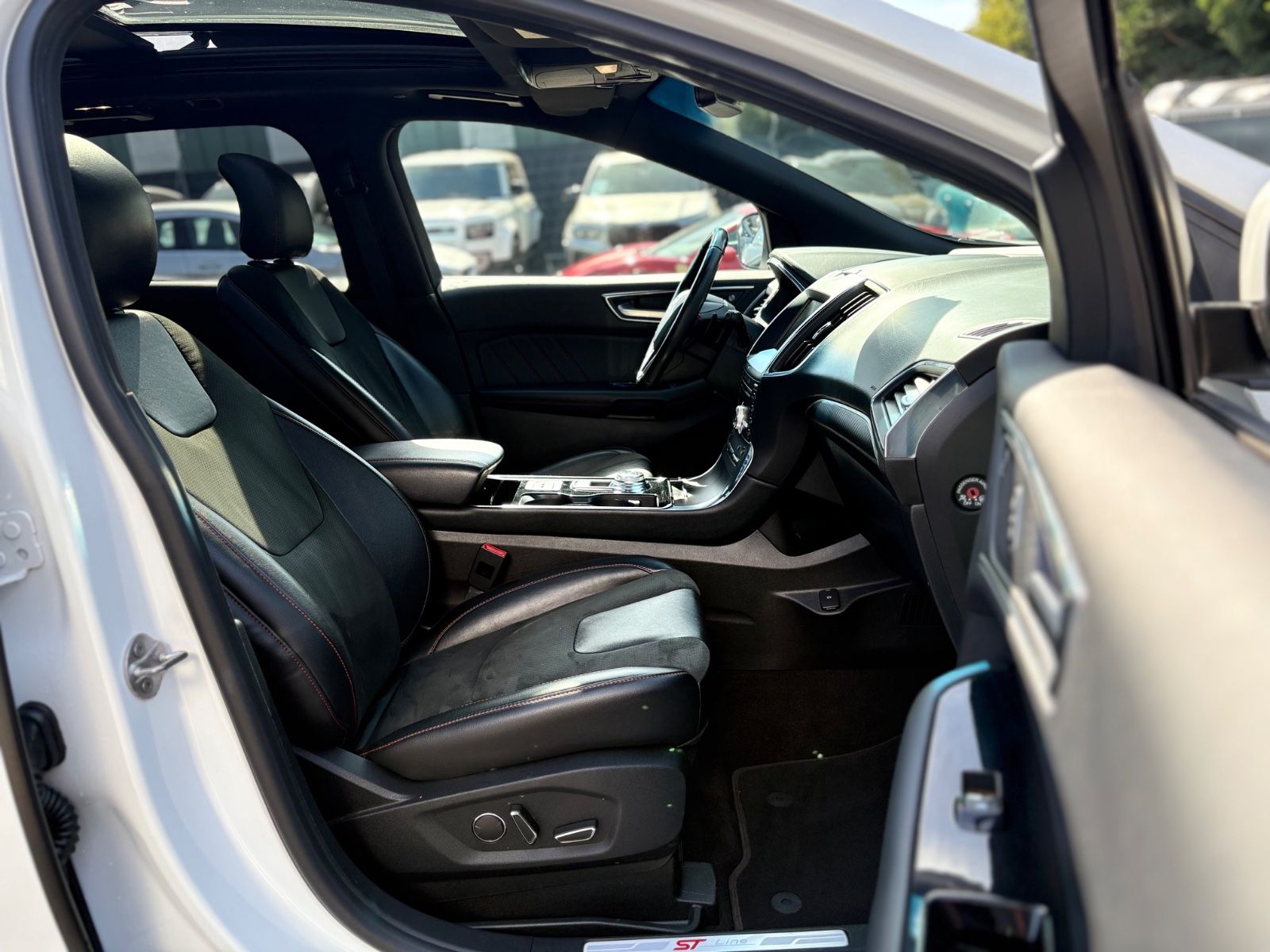 Fahrzeugabbildung Ford EDGE ST-LINE 4x4*LEDER*LED*NAVI*KAMERA*SHZ*