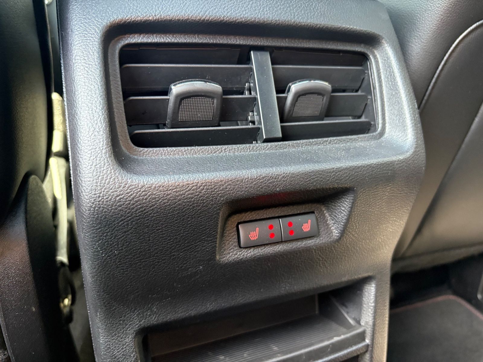 Fahrzeugabbildung Ford EDGE ST-LINE 4x4*LEDER*LED*NAVI*KAMERA*SHZ*