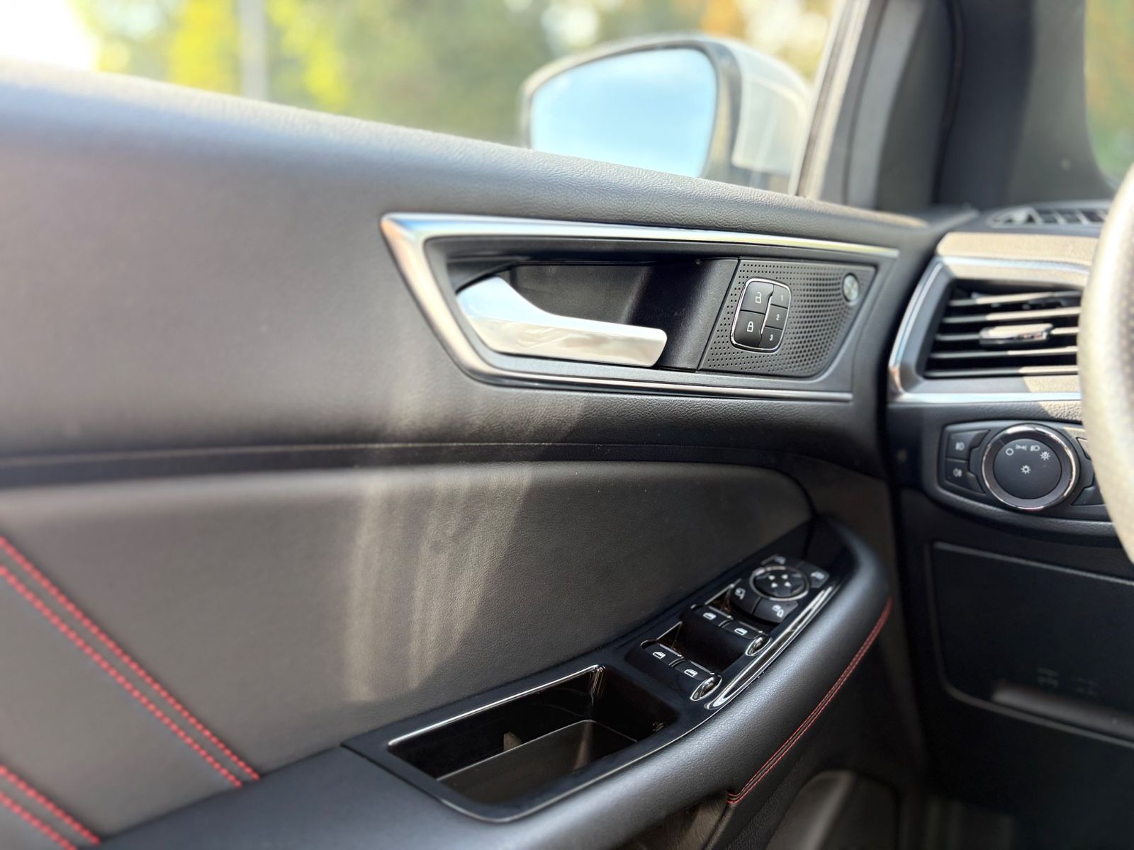 Fahrzeugabbildung Ford EDGE ST-LINE 4x4*LEDER*LED*NAVI*KAMERA*SHZ*