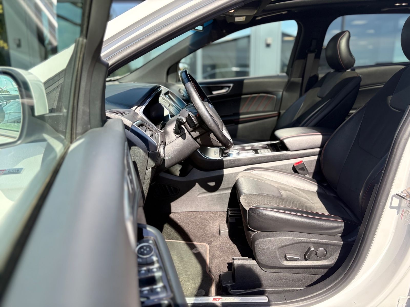 Fahrzeugabbildung Ford EDGE ST-LINE 4x4*LEDER*LED*NAVI*KAMERA*SHZ*