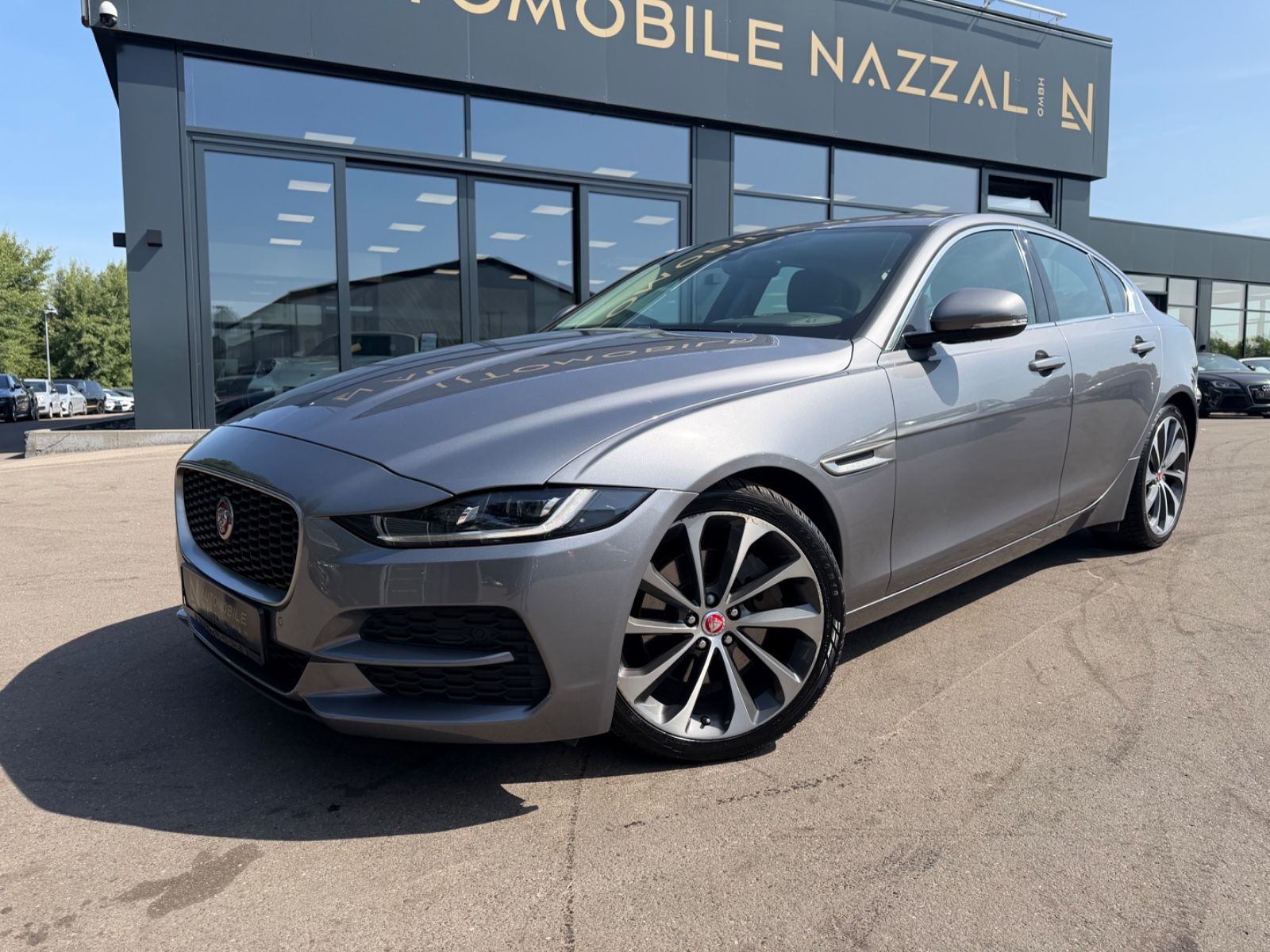 Fahrzeugabbildung Jaguar XE S  AWD *AUT*LEDER*SHZ*NAVI*LED*KAM*