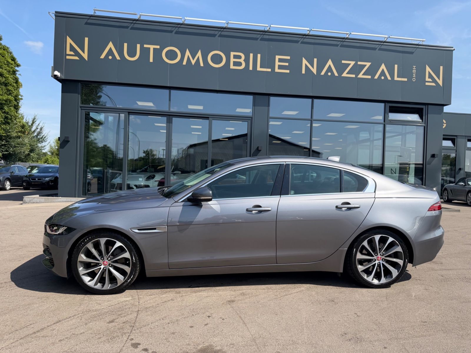 Fahrzeugabbildung Jaguar XE S  AWD *AUT*LEDER*SHZ*NAVI*LED*KAM*