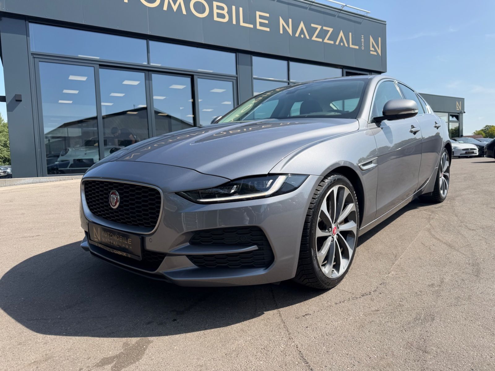 Fahrzeugabbildung Jaguar XE S  AWD *AUT*LEDER*SHZ*NAVI*LED*KAM*