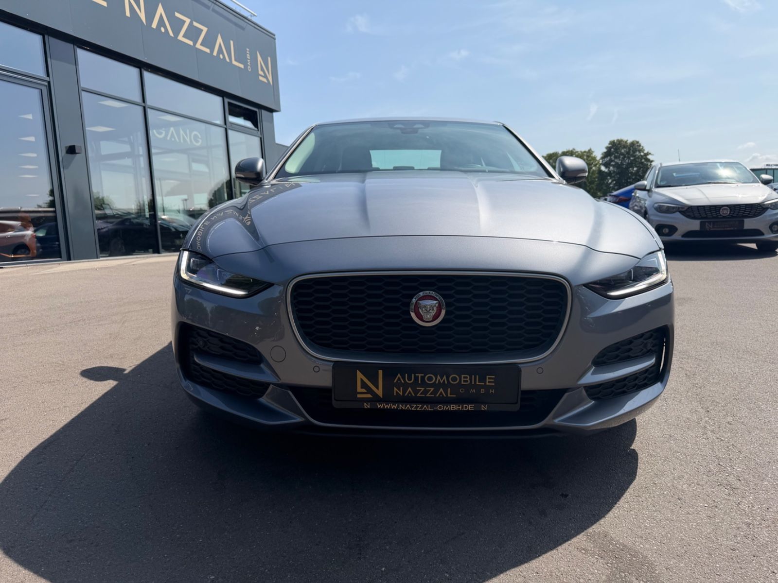 Fahrzeugabbildung Jaguar XE S  AWD *AUT*LEDER*SHZ*NAVI*LED*KAM*