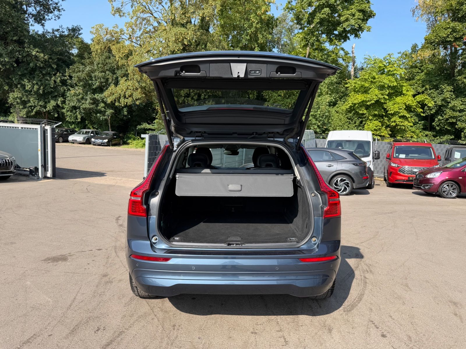 Fahrzeugabbildung Volvo XC 60 MOMENTUM PRO*NAVI*LED*KAMERA*