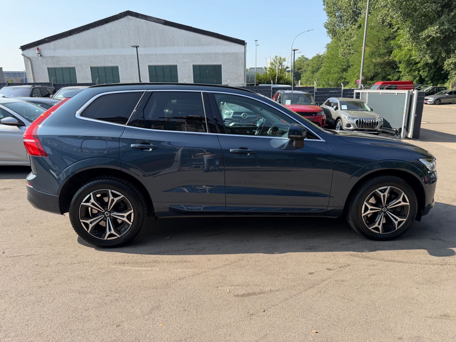 Fahrzeugabbildung Volvo XC 60 MOMENTUM PRO*NAVI*LED*KAMERA*