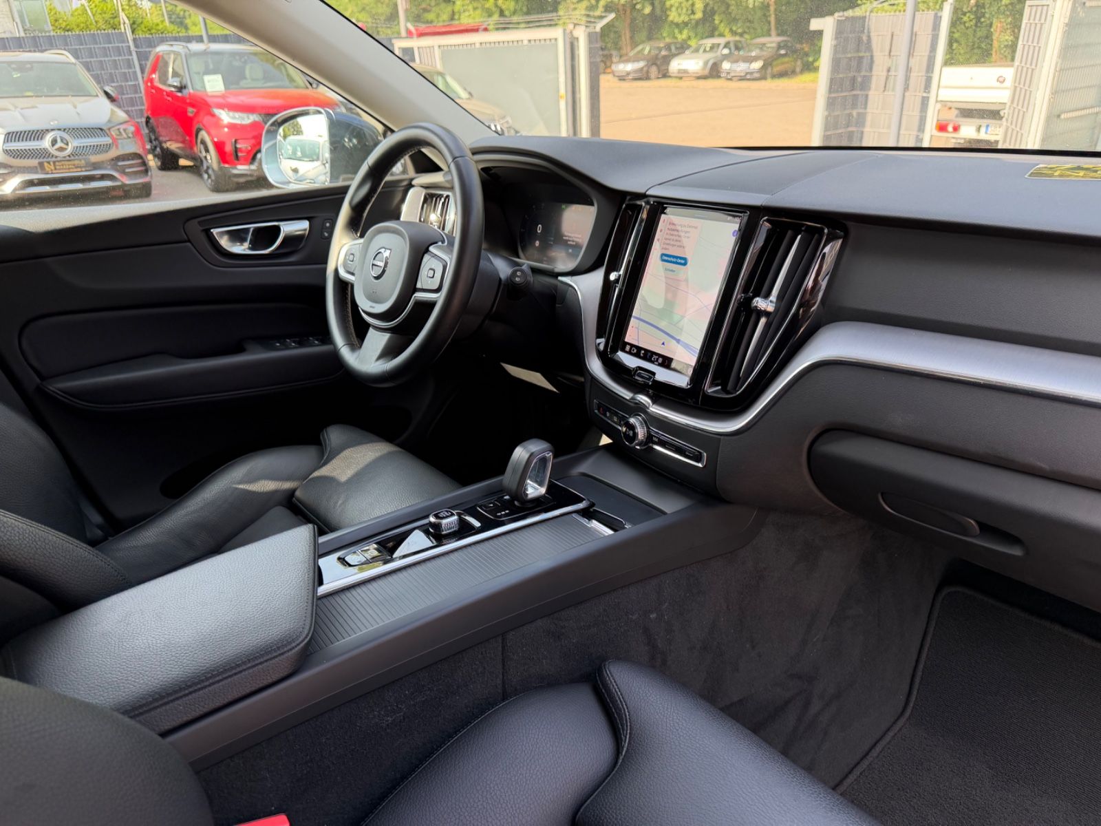 Fahrzeugabbildung Volvo XC 60 MOMENTUM PRO*NAVI*LED*KAMERA*