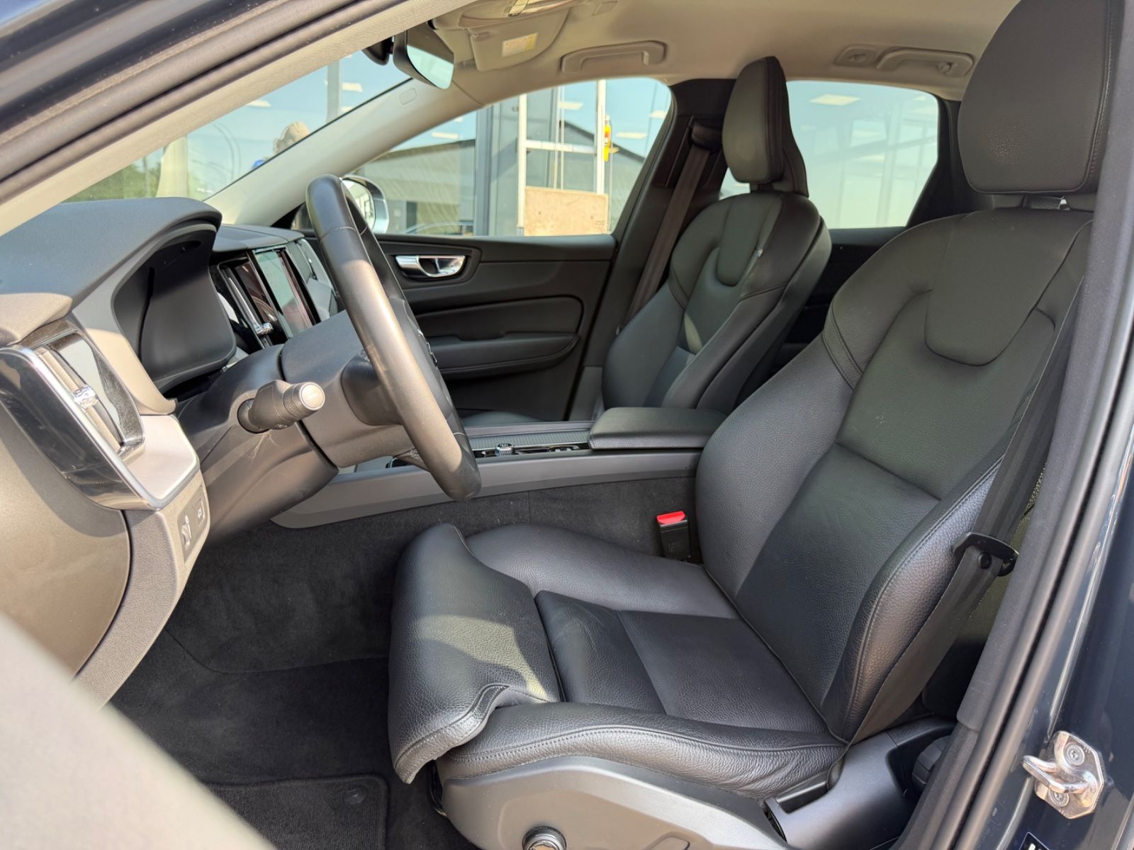Fahrzeugabbildung Volvo XC 60 MOMENTUM PRO*NAVI*LED*KAMERA*