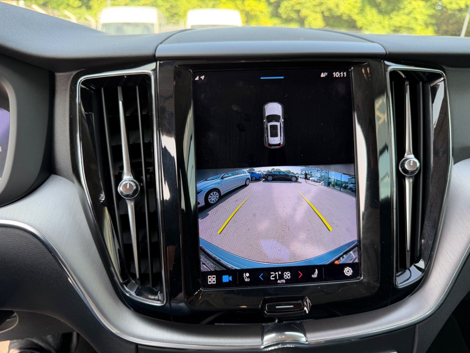 Fahrzeugabbildung Volvo XC 60 MOMENTUM PRO*NAVI*LED*KAMERA*