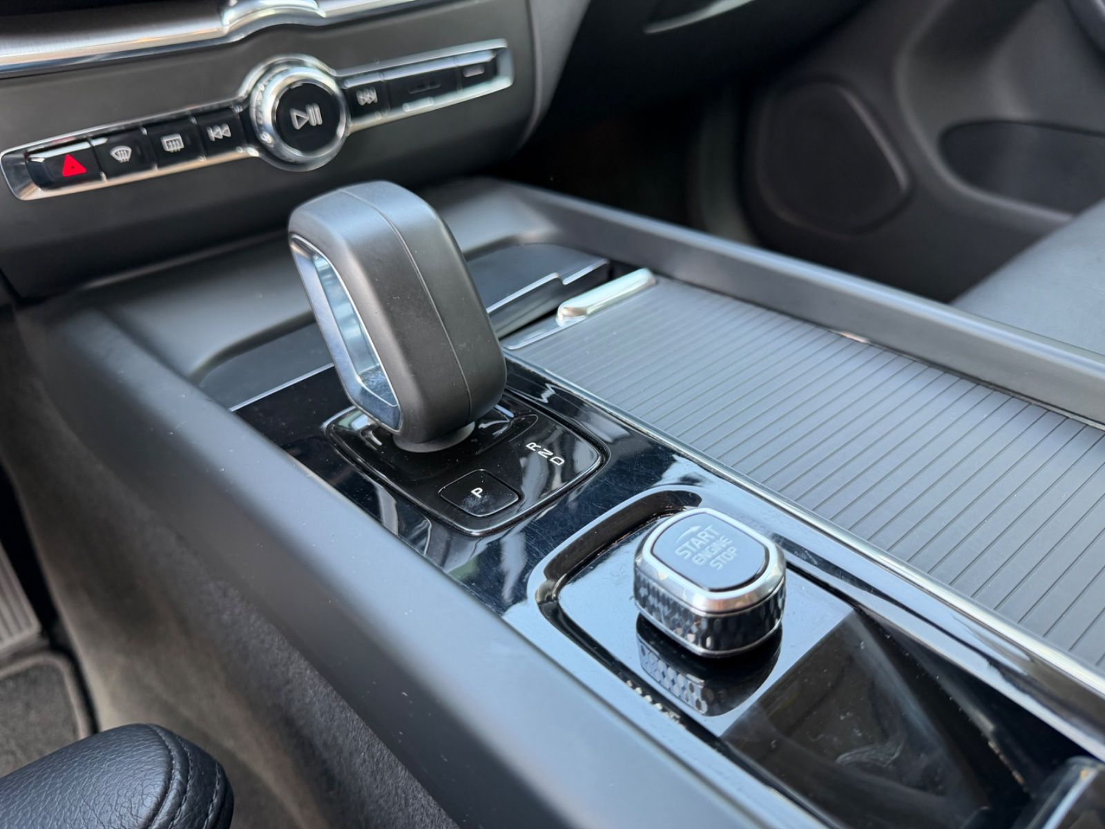 Fahrzeugabbildung Volvo XC 60 MOMENTUM PRO*NAVI*LED*KAMERA*