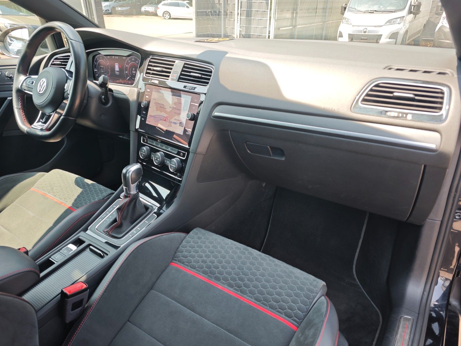 Fahrzeugabbildung Volkswagen GOLF VII LIM. PERFORMANCE *FACELIFT*VIRTUELL*KAM