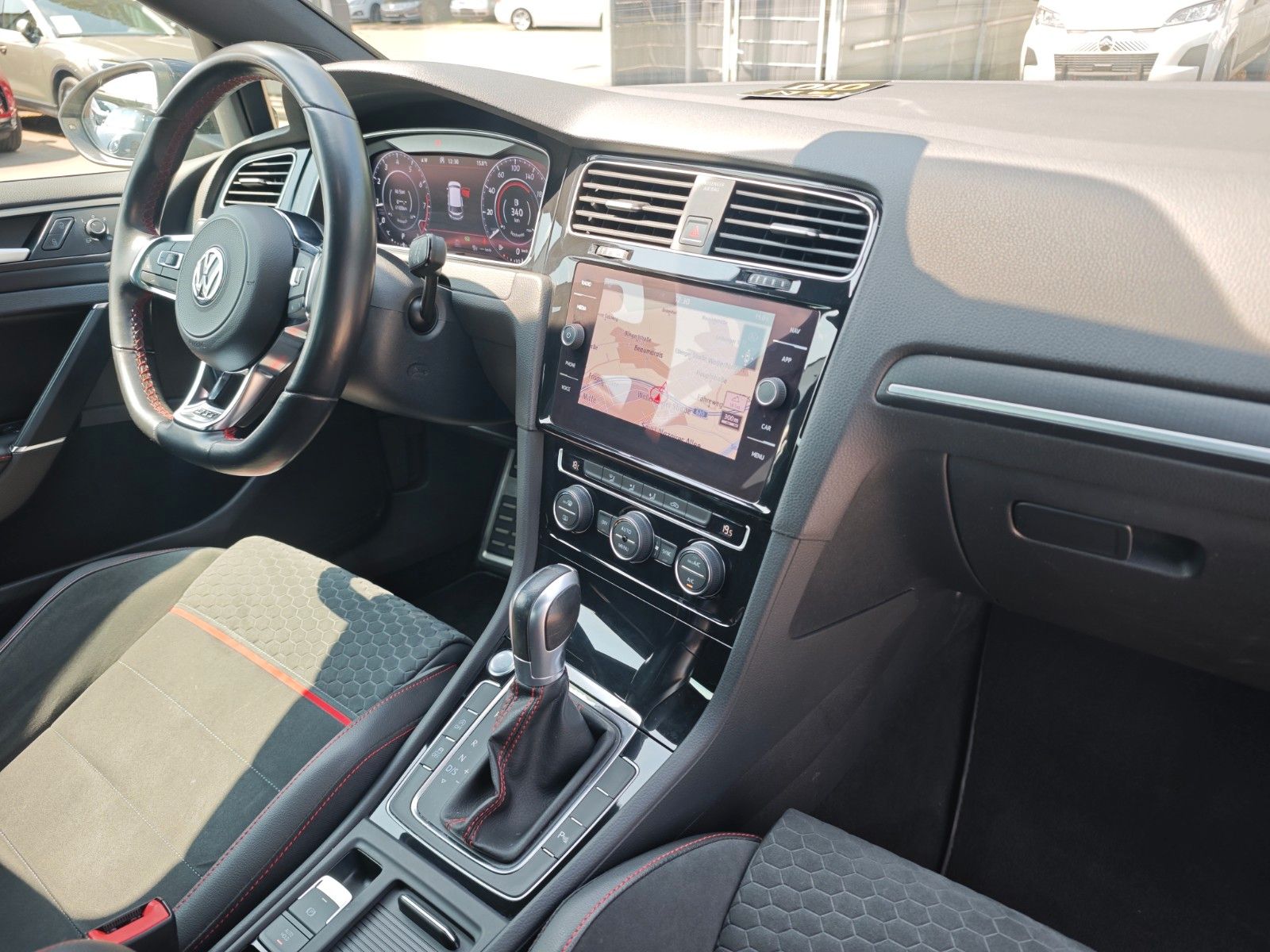 Fahrzeugabbildung Volkswagen GOLF VII LIM. PERFORMANCE *FACELIFT*VIRTUELL*KAM
