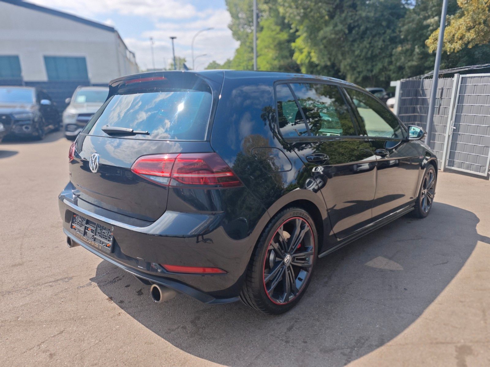 Fahrzeugabbildung Volkswagen GOLF VII LIM. PERFORMANCE *FACELIFT*VIRTUELL*KAM