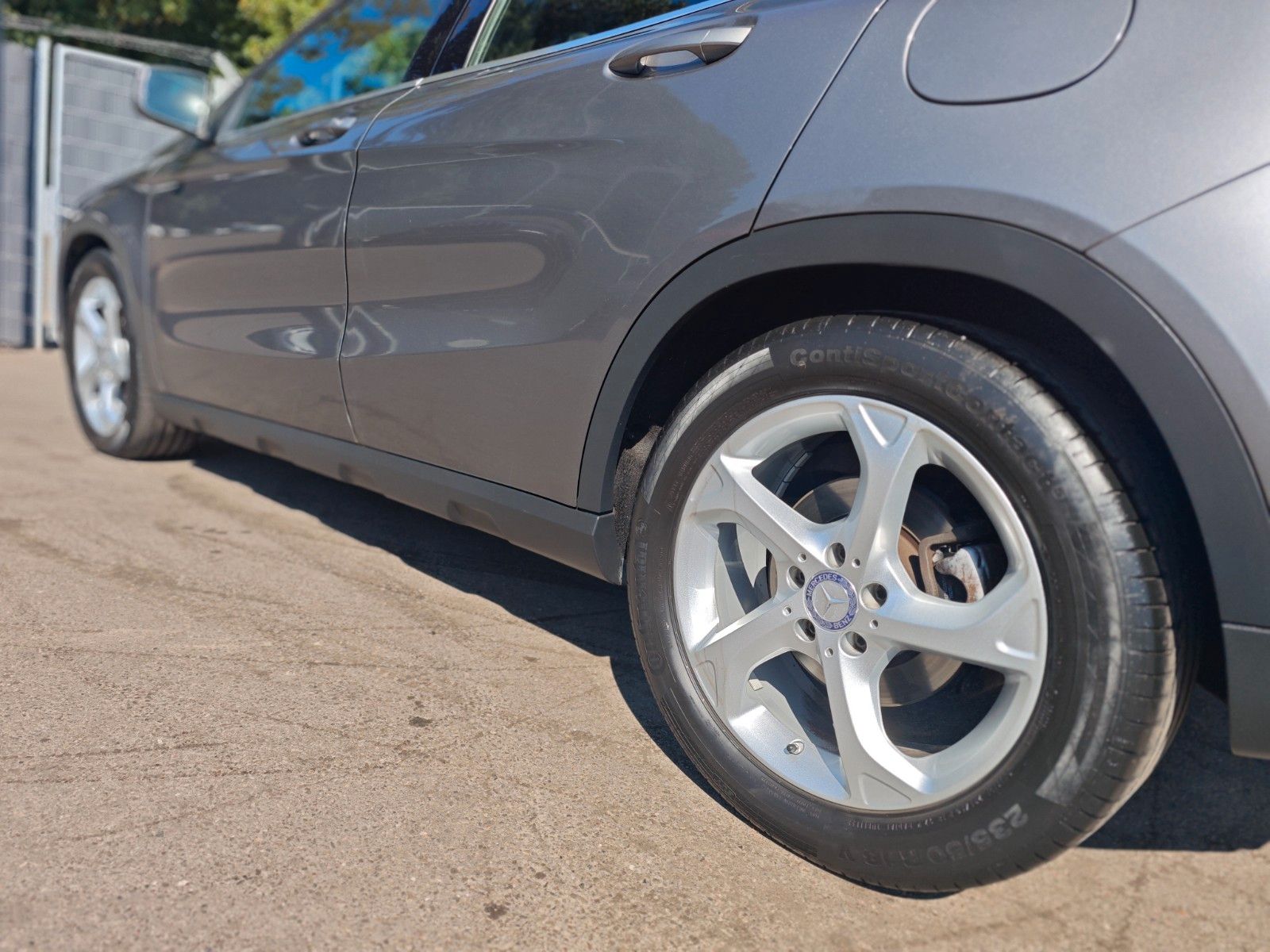 Fahrzeugabbildung Mercedes-Benz GLA 200 *EXCLUSIVE PAKET/URBAN-LINE/LEDER/1.HD*