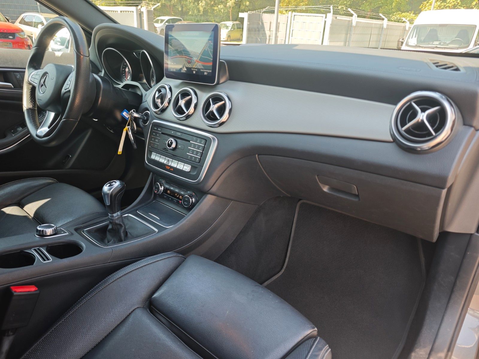 Fahrzeugabbildung Mercedes-Benz GLA 200 *EXCLUSIVE PAKET/URBAN-LINE/LEDER/1.HD*