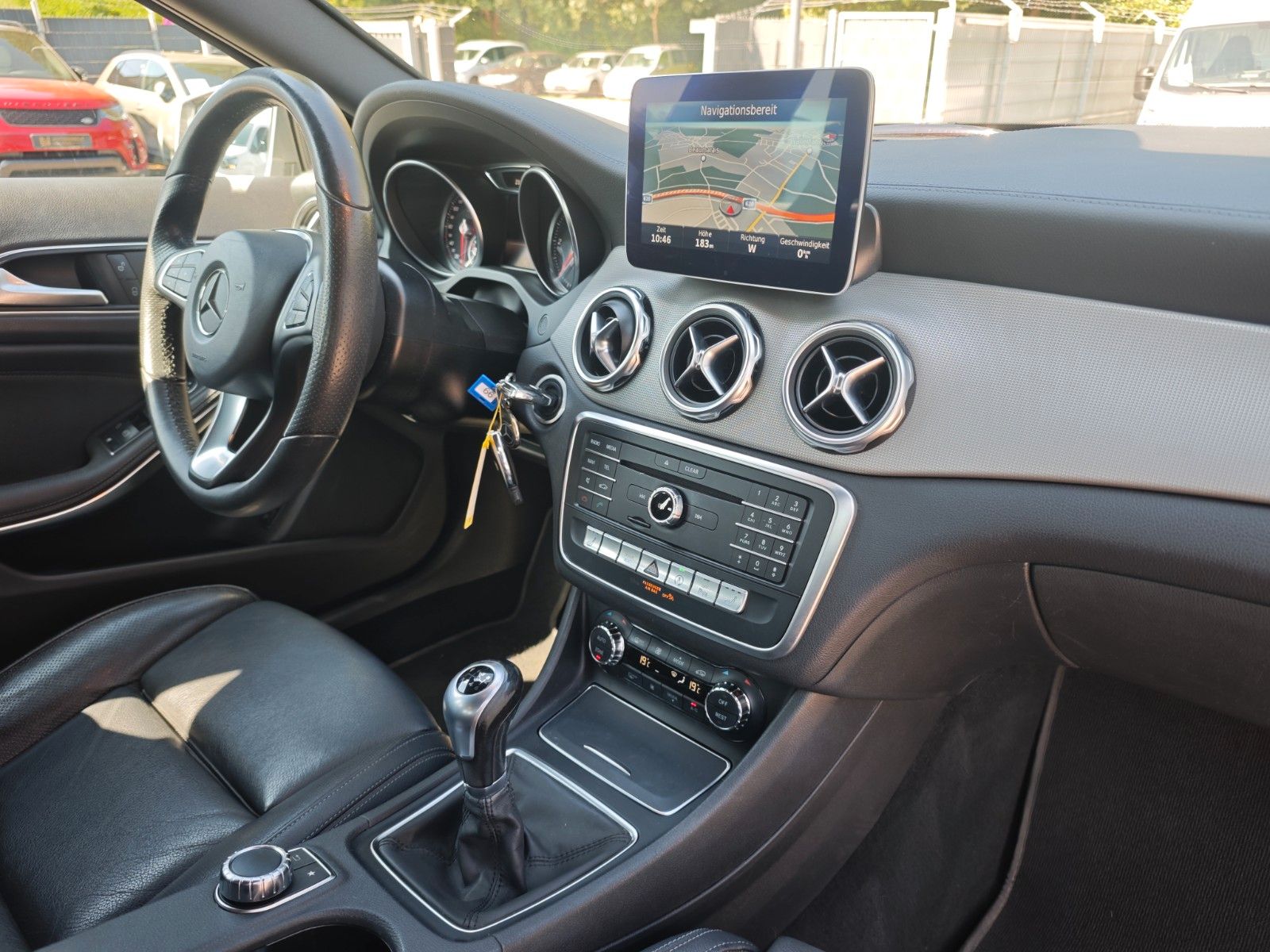 Fahrzeugabbildung Mercedes-Benz GLA 200 *EXCLUSIVE PAKET/URBAN-LINE/LEDER/1.HD*