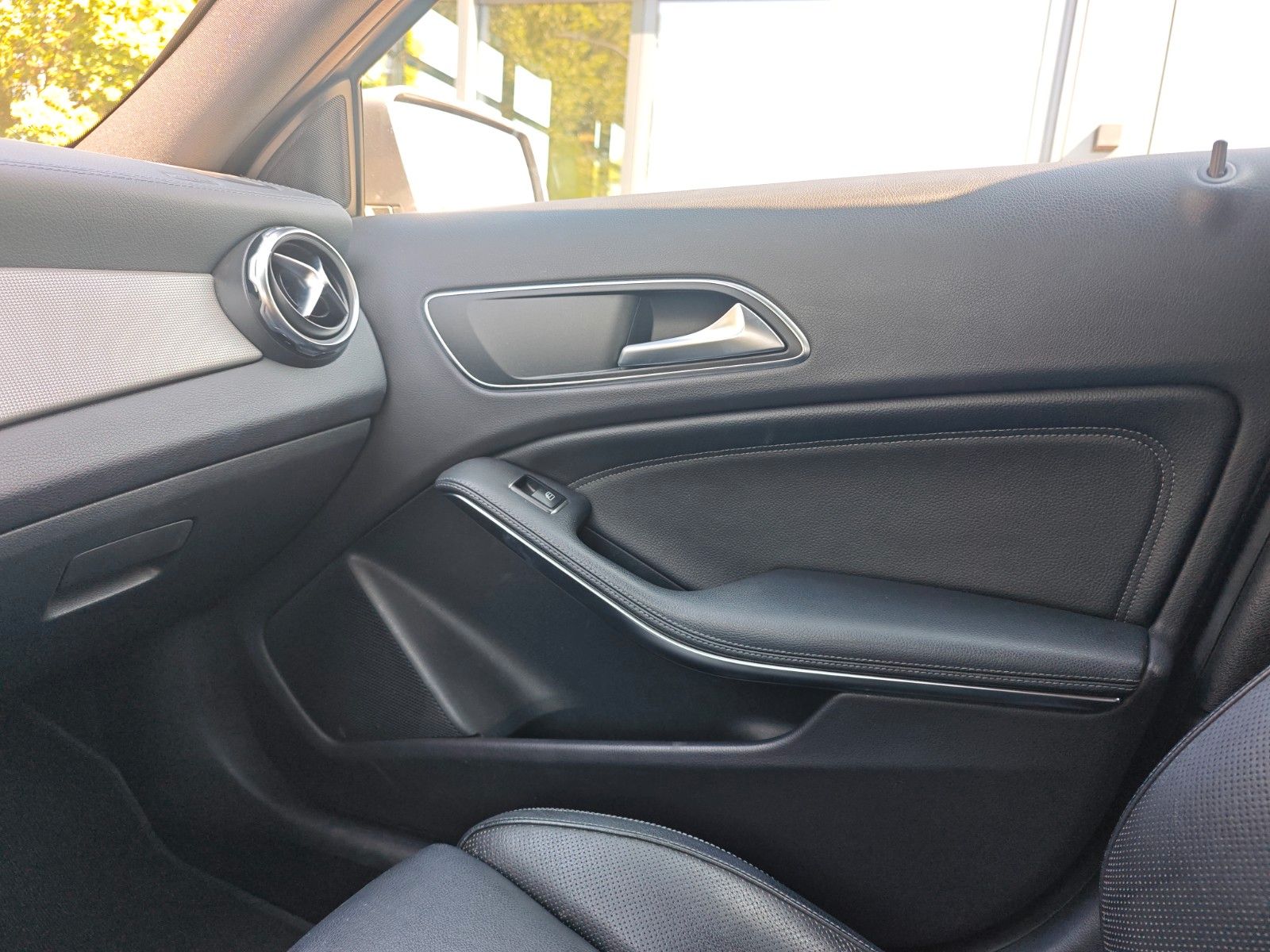 Fahrzeugabbildung Mercedes-Benz GLA 200 *EXCLUSIVE PAKET/URBAN-LINE/LEDER/1.HD*
