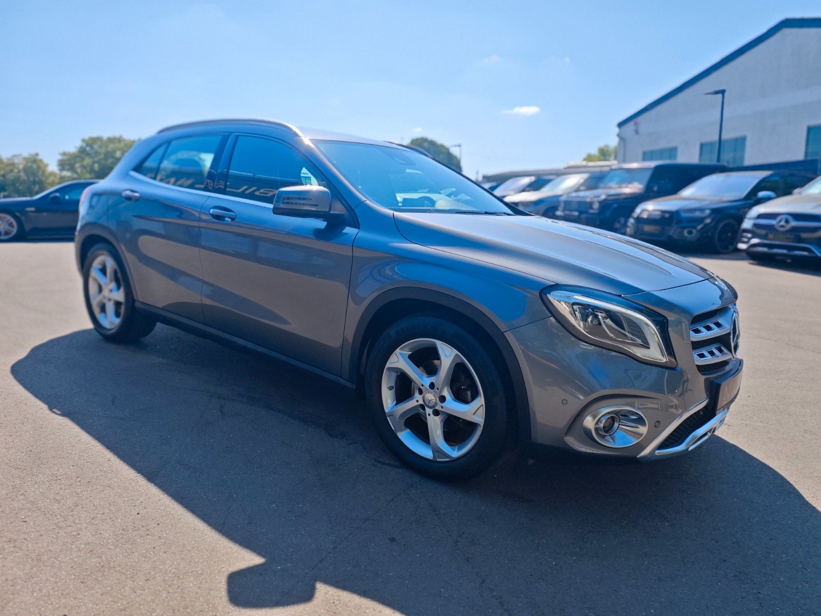 Fahrzeugabbildung Mercedes-Benz GLA 200 *EXCLUSIVE PAKET/URBAN-LINE/LEDER/1.HD*