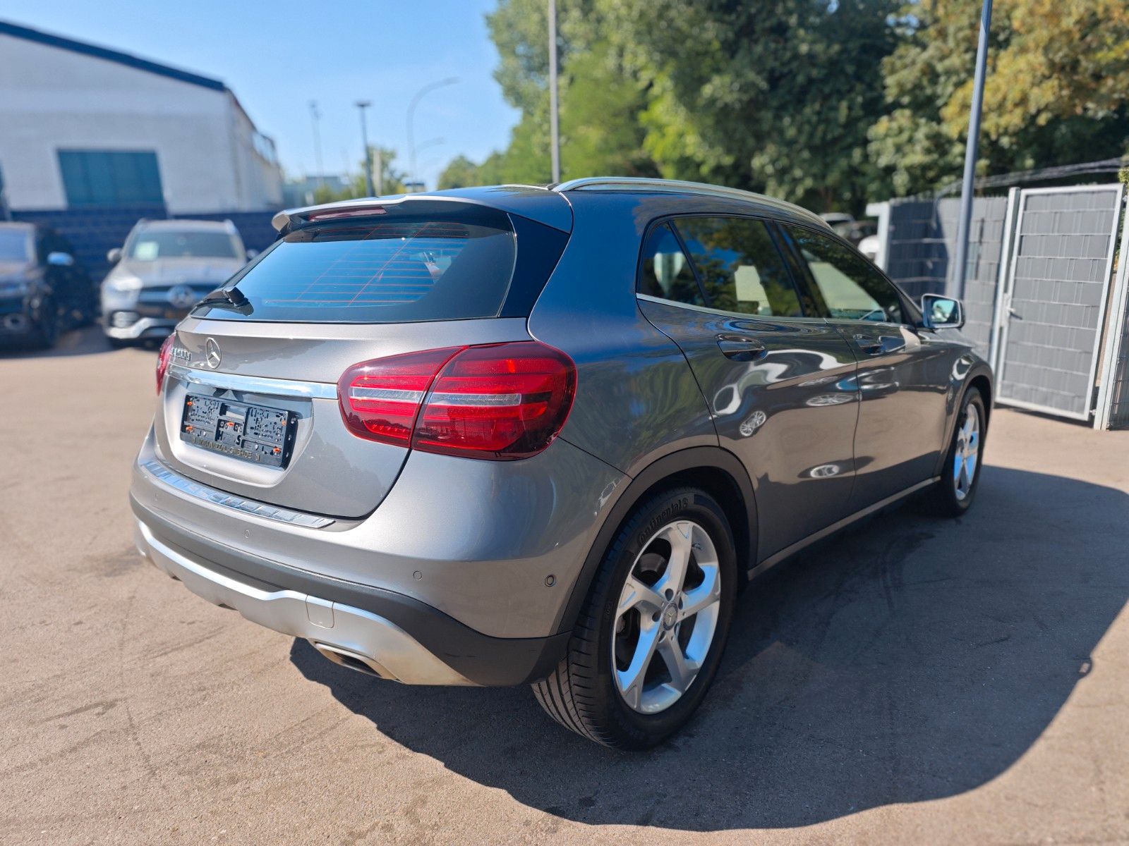 Fahrzeugabbildung Mercedes-Benz GLA 200 *EXCLUSIVE PAKET/URBAN-LINE/LEDER/1.HD*