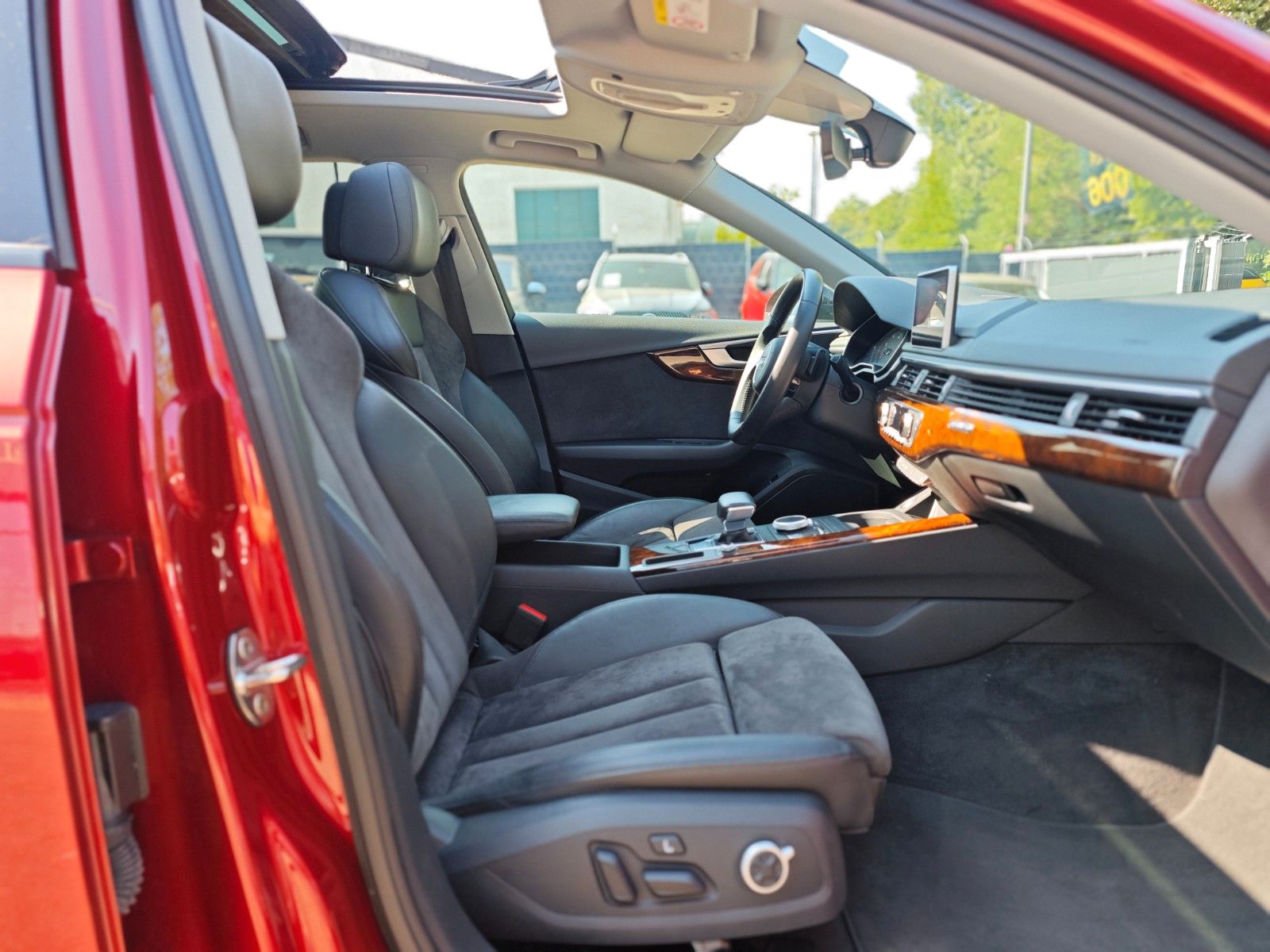 Fahrzeugabbildung Audi A4 AVANT S LINE 40 TDI QUATTRO*PANORAMA*LED*