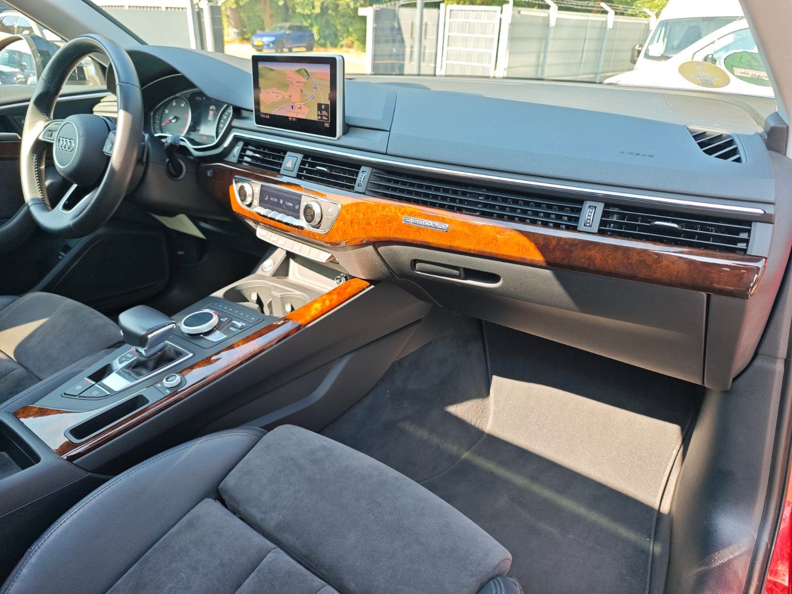 Fahrzeugabbildung Audi A4 AVANT S LINE 40 TDI QUATTRO*PANORAMA*LED*