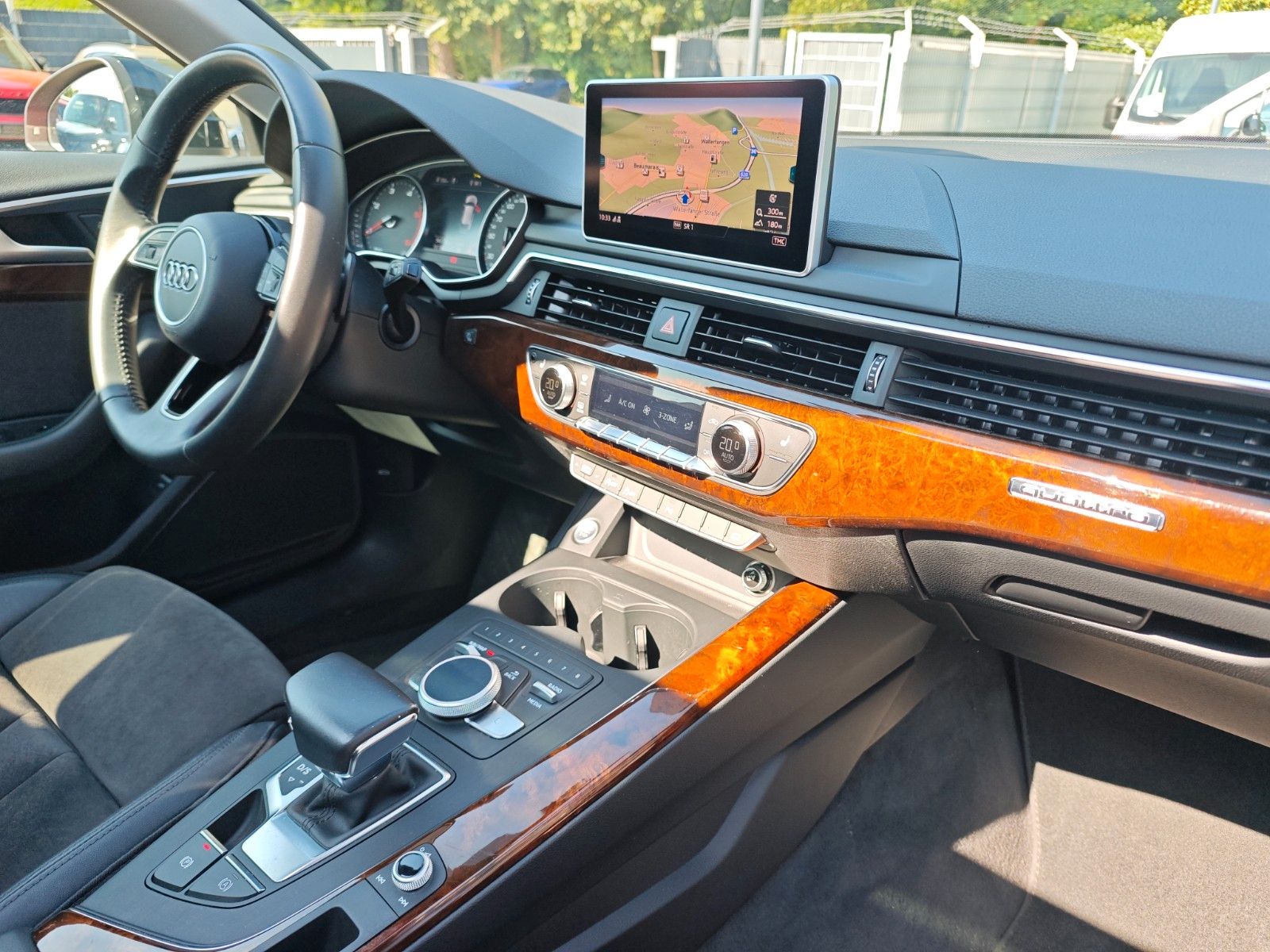 Fahrzeugabbildung Audi A4 AVANT S LINE 40 TDI QUATTRO*PANORAMA*LED*
