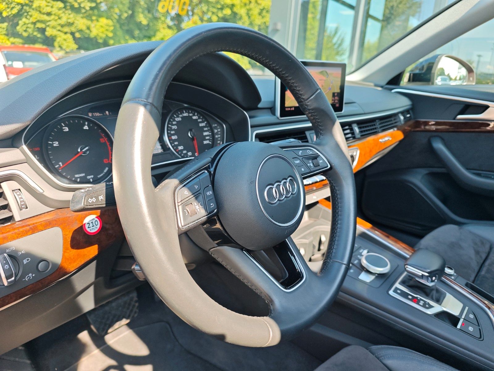 Fahrzeugabbildung Audi A4 AVANT S LINE 40 TDI QUATTRO*PANORAMA*LED*