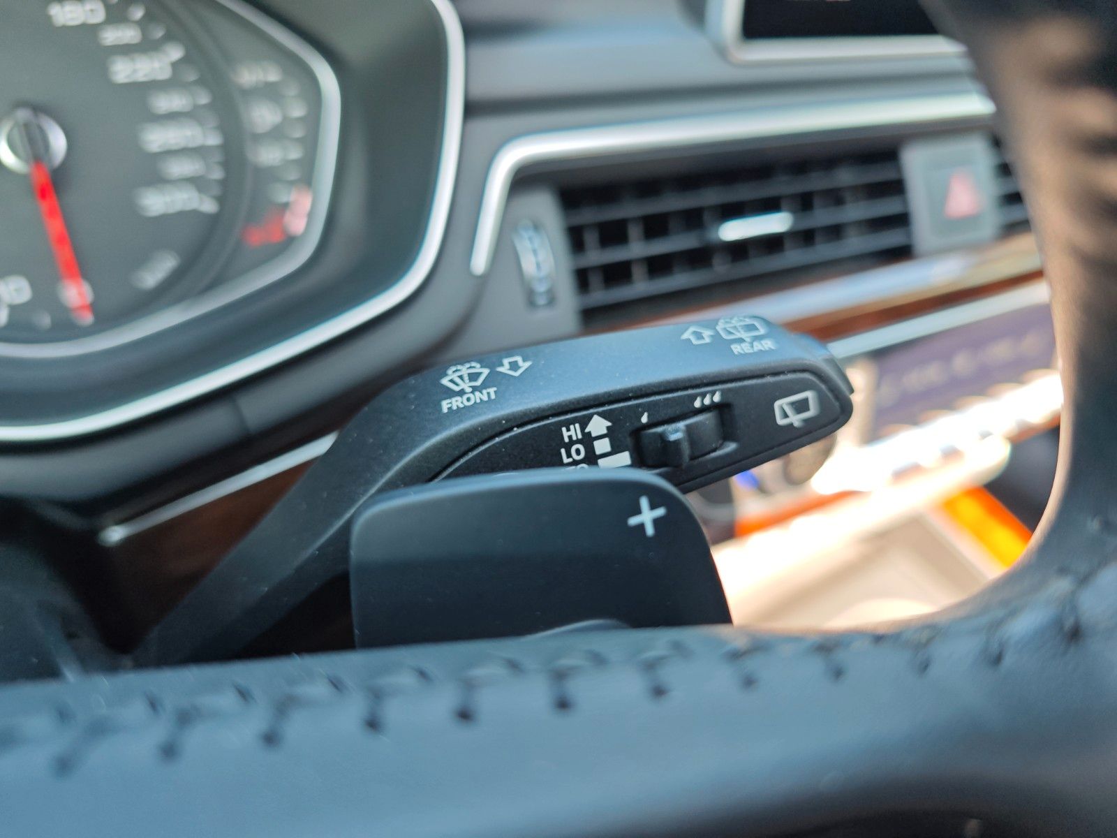 Fahrzeugabbildung Audi A4 AVANT S LINE 40 TDI QUATTRO*PANORAMA*LED*