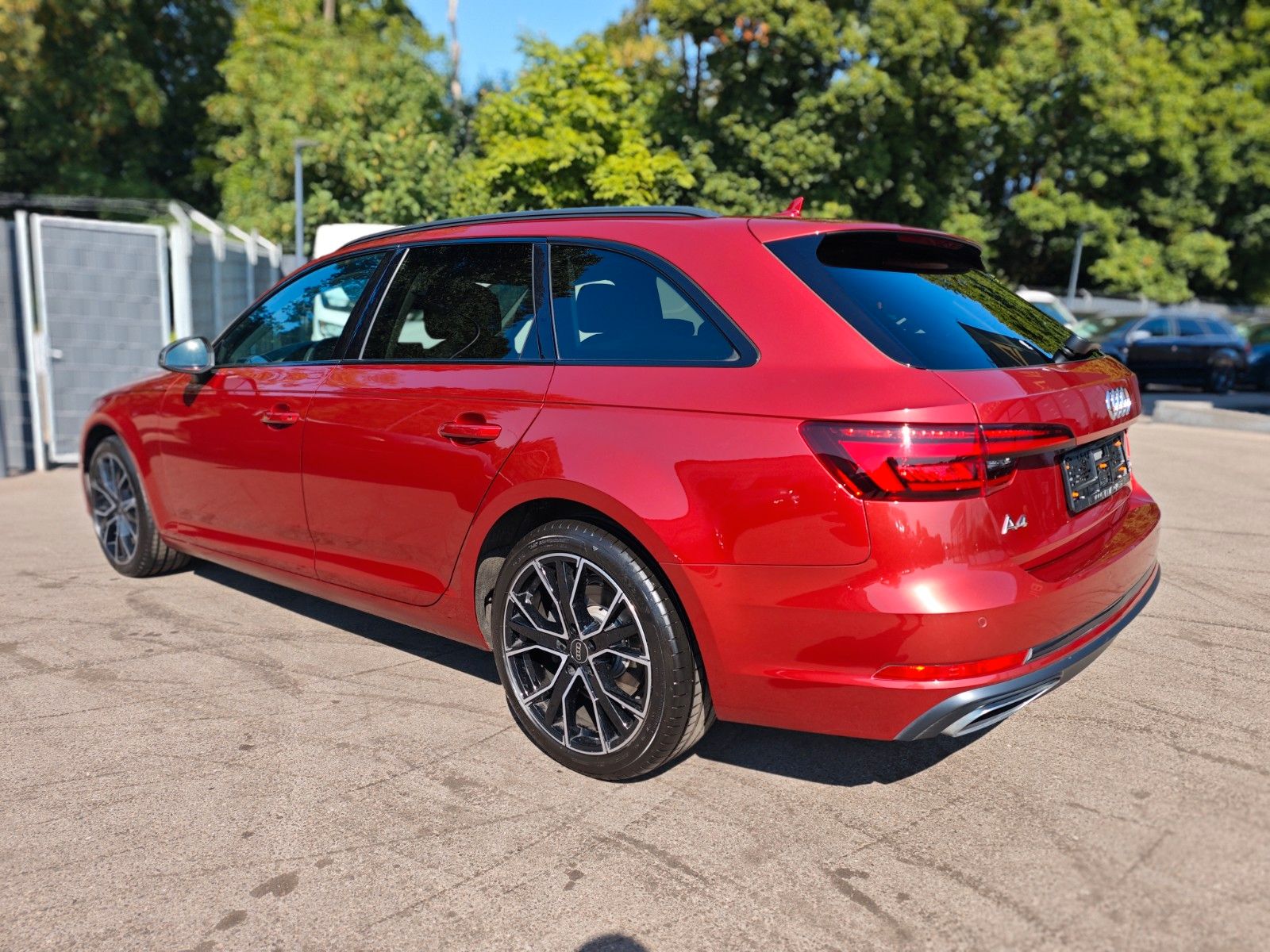 Fahrzeugabbildung Audi A4 AVANT S LINE 40 TDI QUATTRO*PANORAMA*LED*