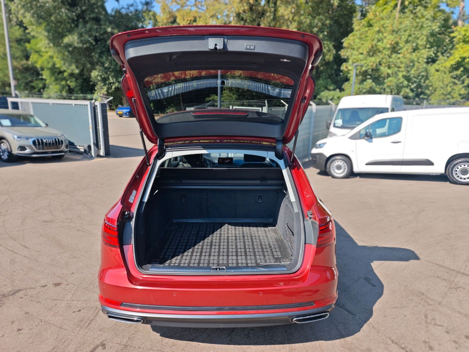 Fahrzeugabbildung Audi A4 AVANT S LINE 40 TDI QUATTRO*PANORAMA*LED*