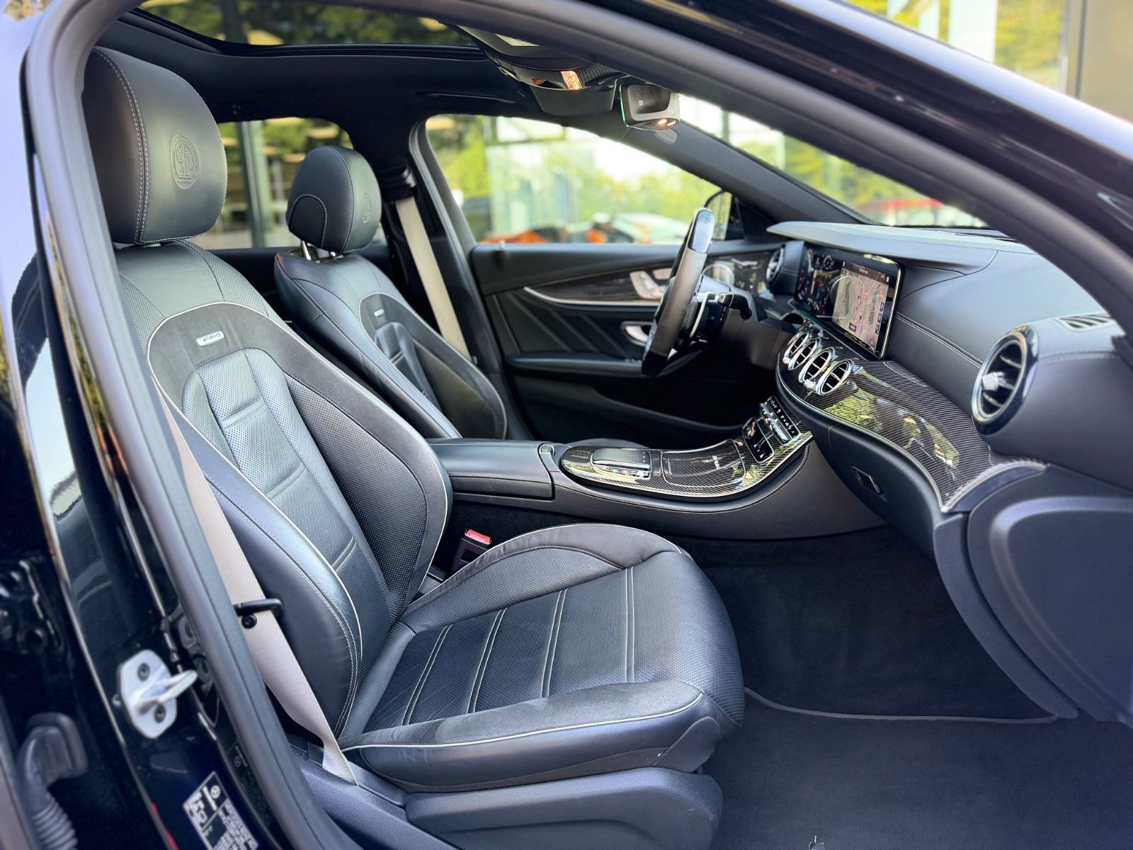 Fahrzeugabbildung Mercedes-Benz E 63S AMG 4M*FACELIFT*NIGHT PAKET*PANORAMA*HUD*