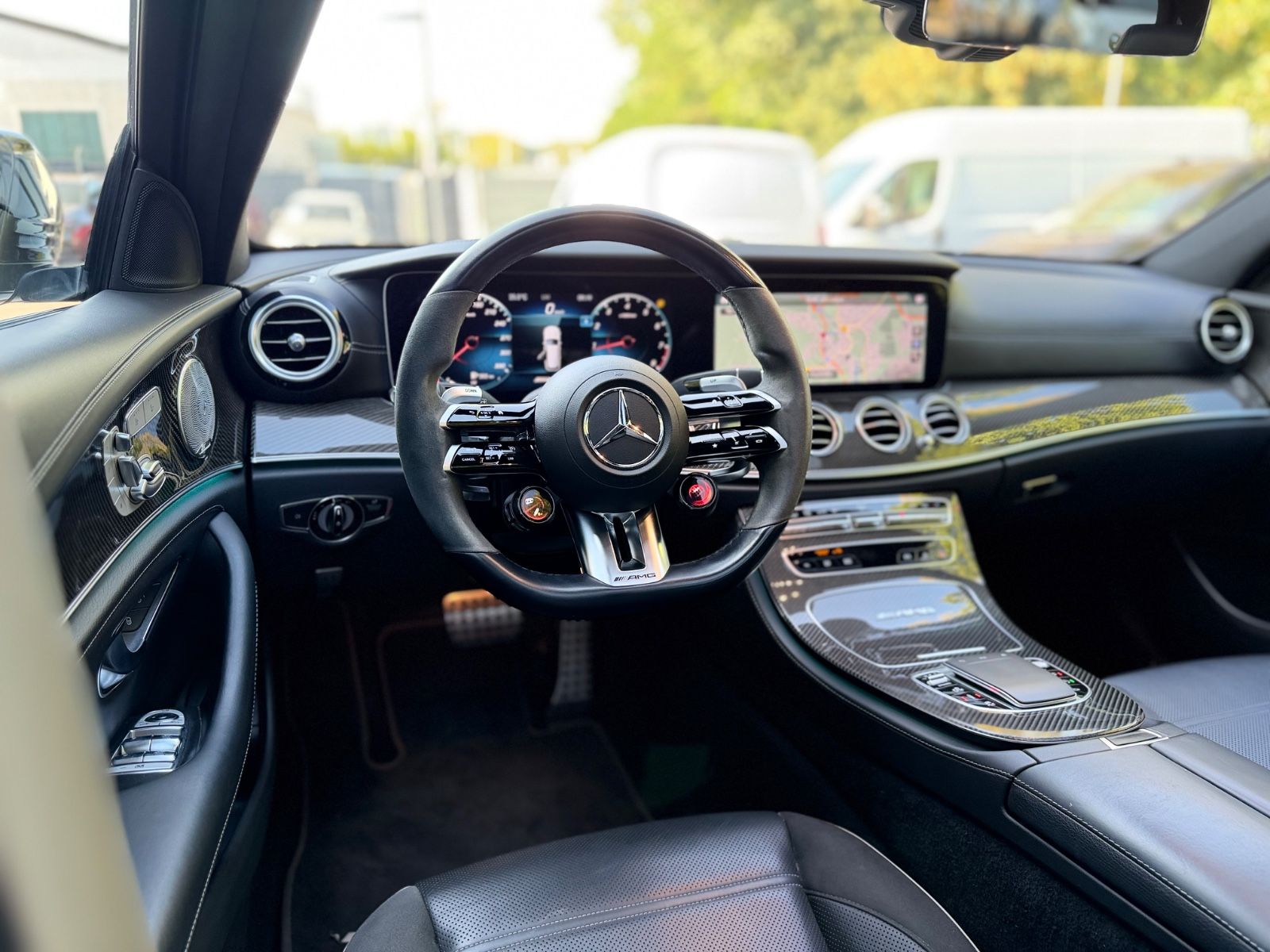 Fahrzeugabbildung Mercedes-Benz E 63S AMG 4M*FACELIFT*NIGHT PAKET*PANORAMA*HUD*