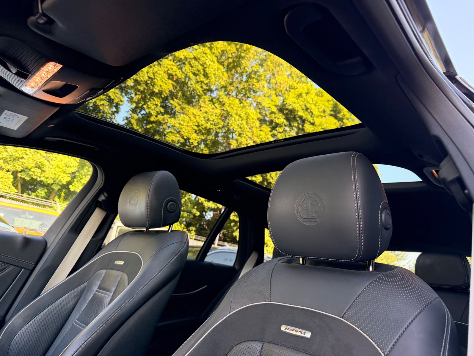 Fahrzeugabbildung Mercedes-Benz E 63S AMG 4M*FACELIFT*NIGHT PAKET*PANORAMA*HUD*