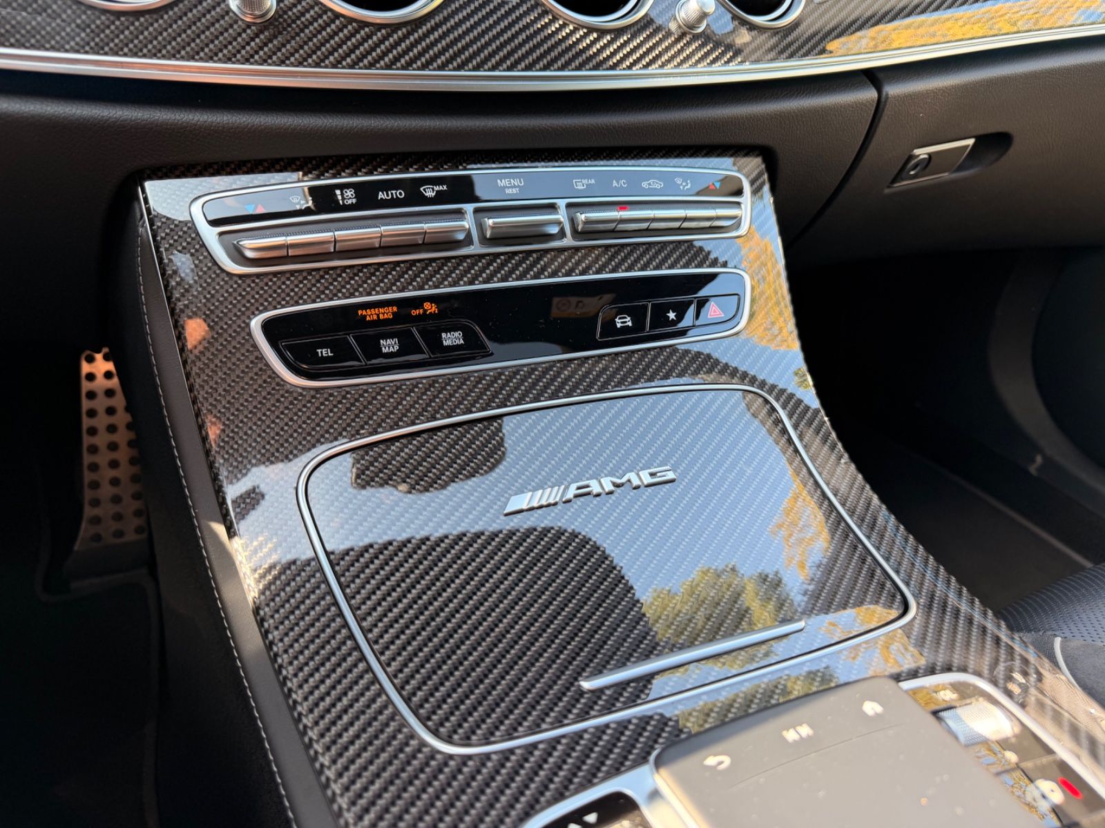 Fahrzeugabbildung Mercedes-Benz E 63S AMG 4M*FACELIFT*NIGHT PAKET*PANORAMA*HUD*