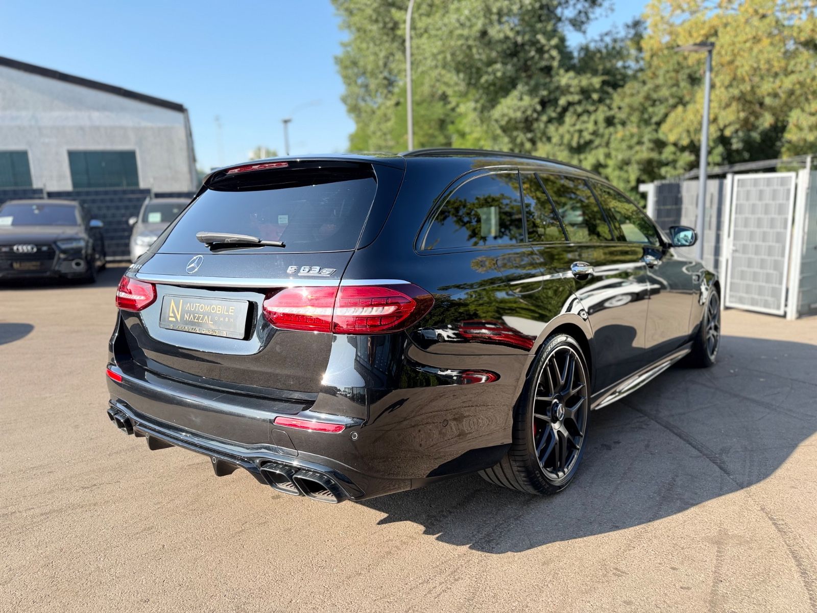 Fahrzeugabbildung Mercedes-Benz E 63S AMG 4M*FACELIFT*NIGHT PAKET*PANORAMA*HUD*