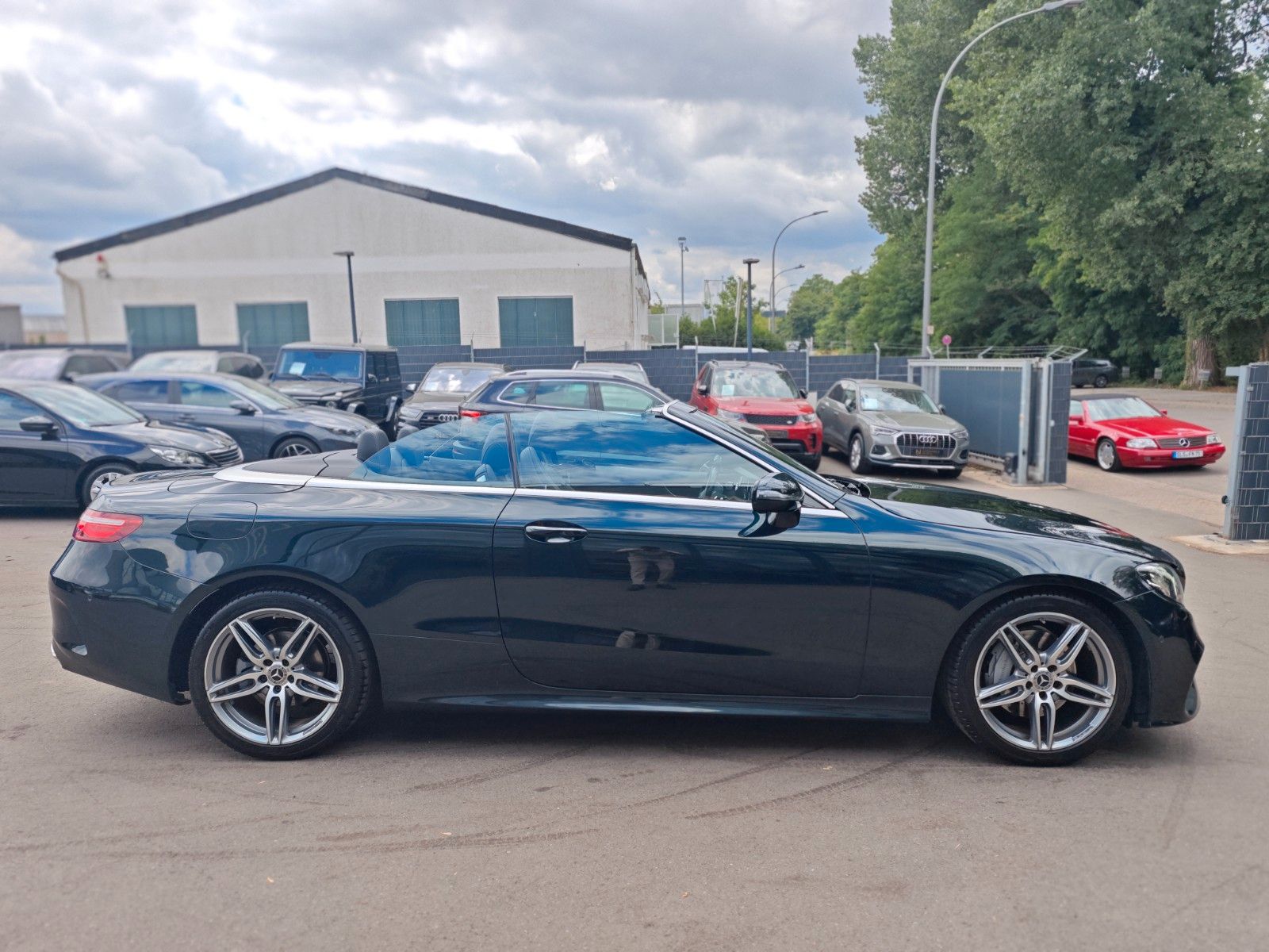 Fahrzeugabbildung Mercedes-Benz E 220 CABRIO*BURMESTER*WIDESCREEN*AMG LINE*LED*