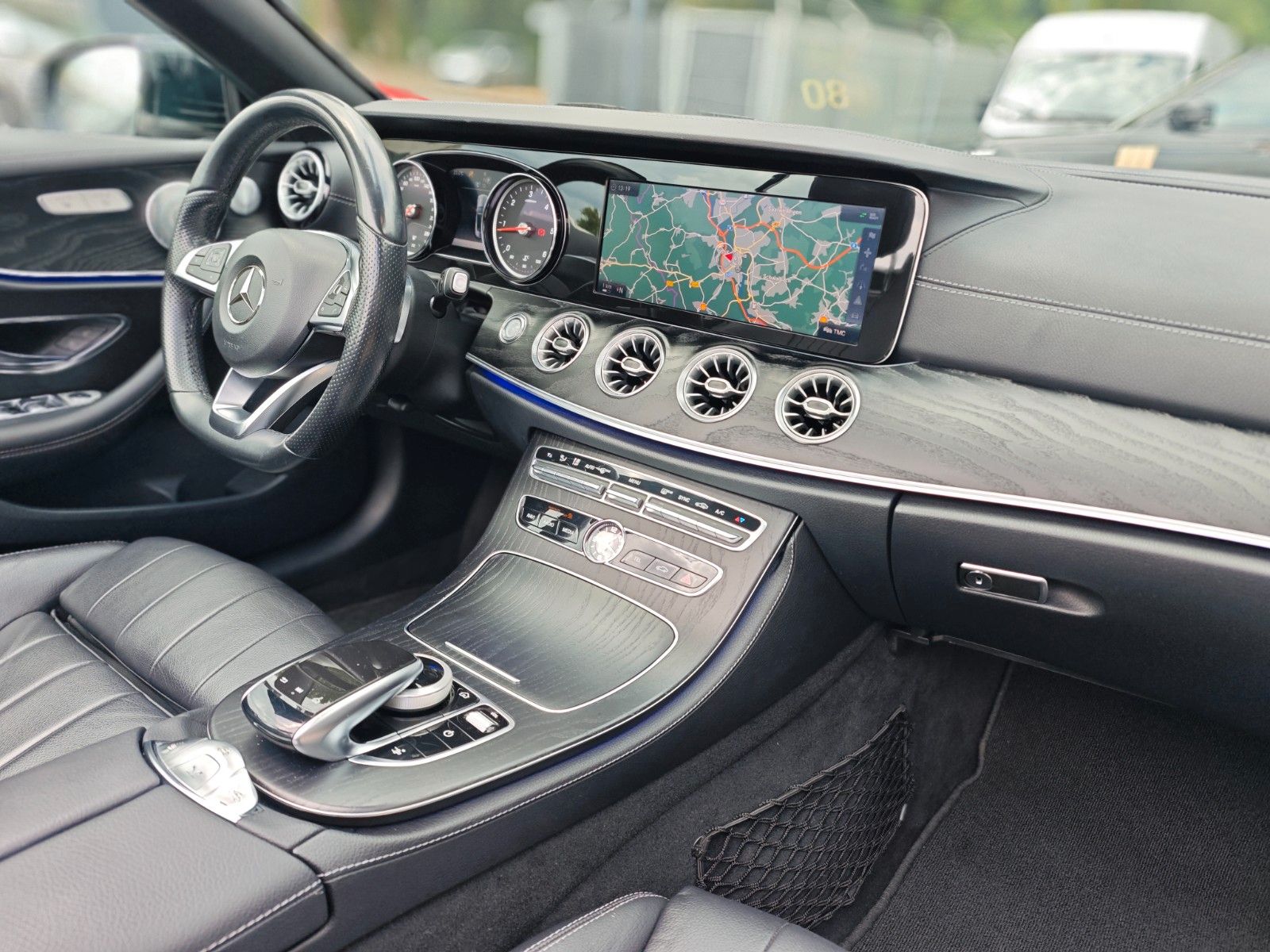 Fahrzeugabbildung Mercedes-Benz E 220 CABRIO*BURMESTER*WIDESCREEN*AMG LINE*LED*