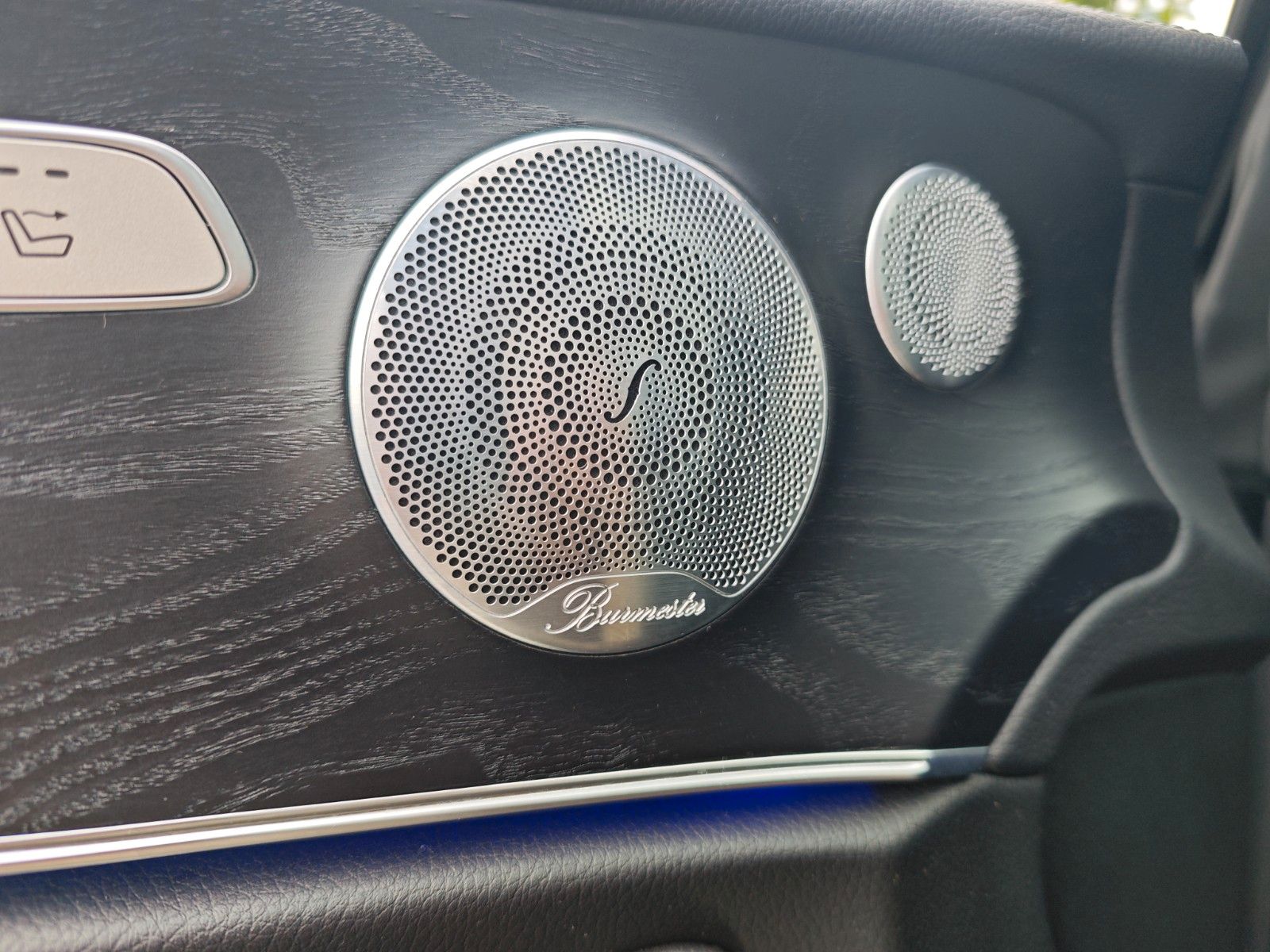Fahrzeugabbildung Mercedes-Benz E 220 CABRIO*BURMESTER*WIDESCREEN*AMG LINE*LED*