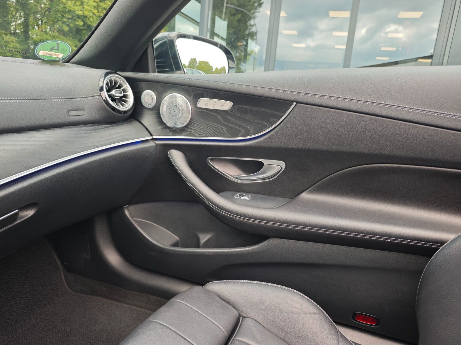 Fahrzeugabbildung Mercedes-Benz E 220 CABRIO*BURMESTER*WIDESCREEN*AMG LINE*LED*
