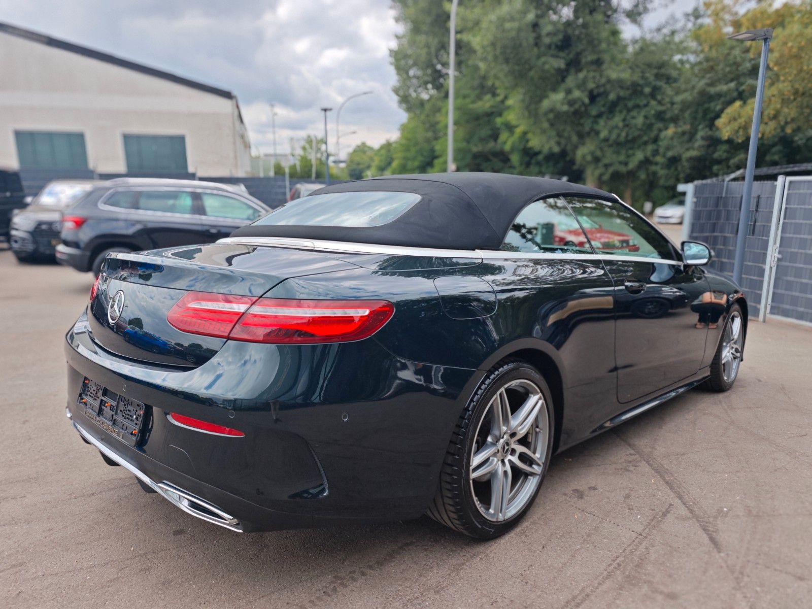 Fahrzeugabbildung Mercedes-Benz E 220 CABRIO*BURMESTER*WIDESCREEN*AMG LINE*LED*