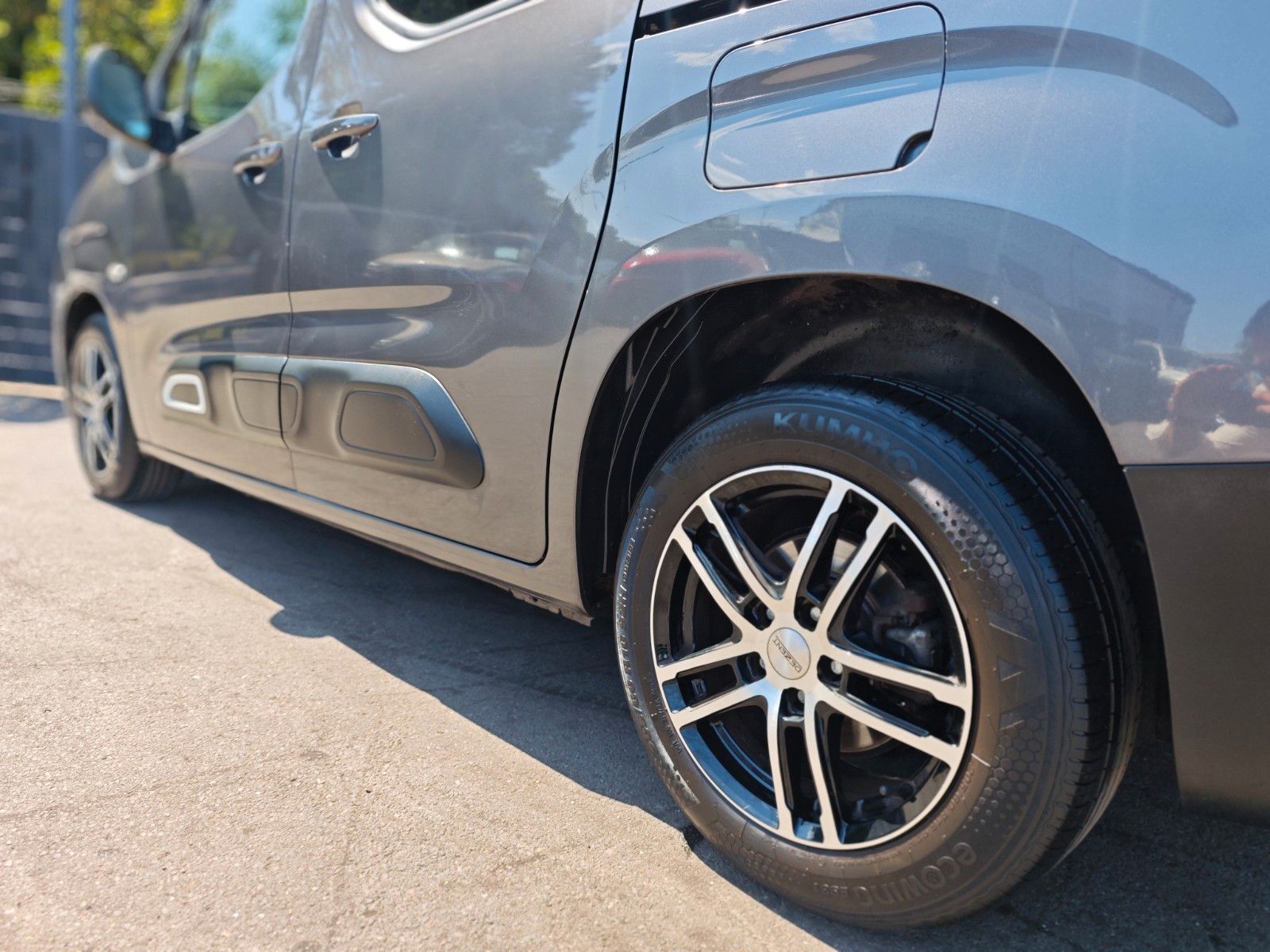 Fahrzeugabbildung Citroën BERLINGO FEEL M*2X SCHIEBETÜR*NAVI*SITZHEIZUNG