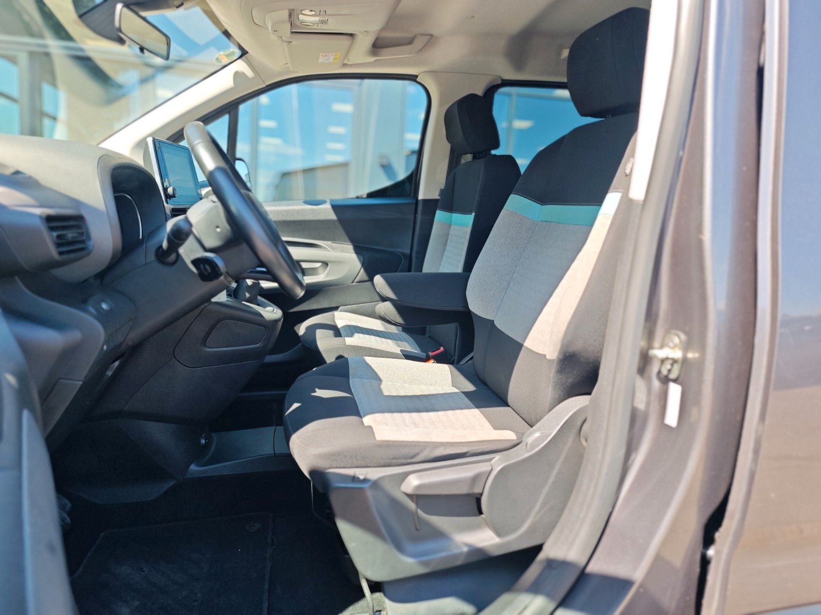 Fahrzeugabbildung Citroën BERLINGO FEEL M*2X SCHIEBETÜR*NAVI*SITZHEIZUNG