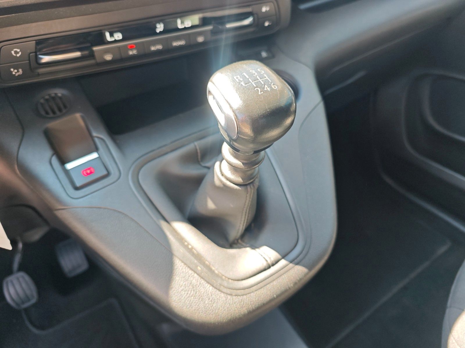 Fahrzeugabbildung Citroën BERLINGO FEEL M*2X SCHIEBETÜR*NAVI*SITZHEIZUNG
