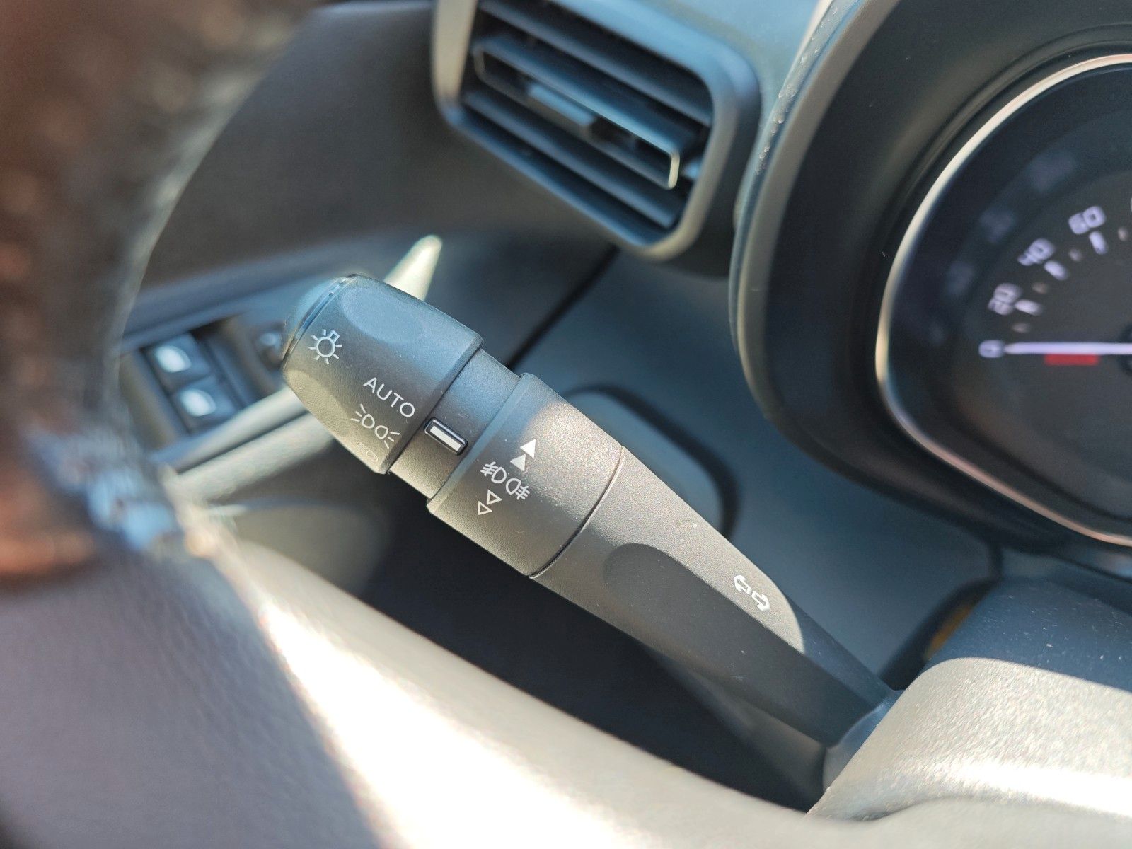 Fahrzeugabbildung Citroën BERLINGO FEEL M*2X SCHIEBETÜR*NAVI*SITZHEIZUNG